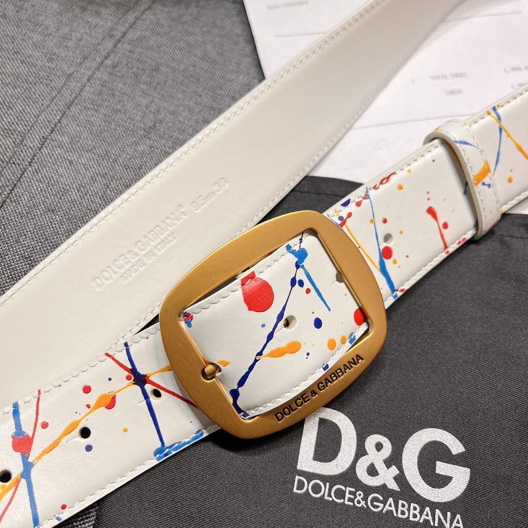   DG。宽.4.0cm  Dolce&Gabbana 新款 Re-Edition 时装秀是一次回归品牌