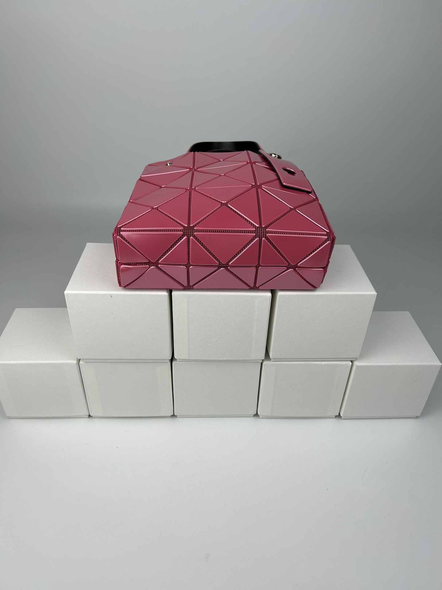 Issey Miyake 全新的三宅一生 CARAT系列