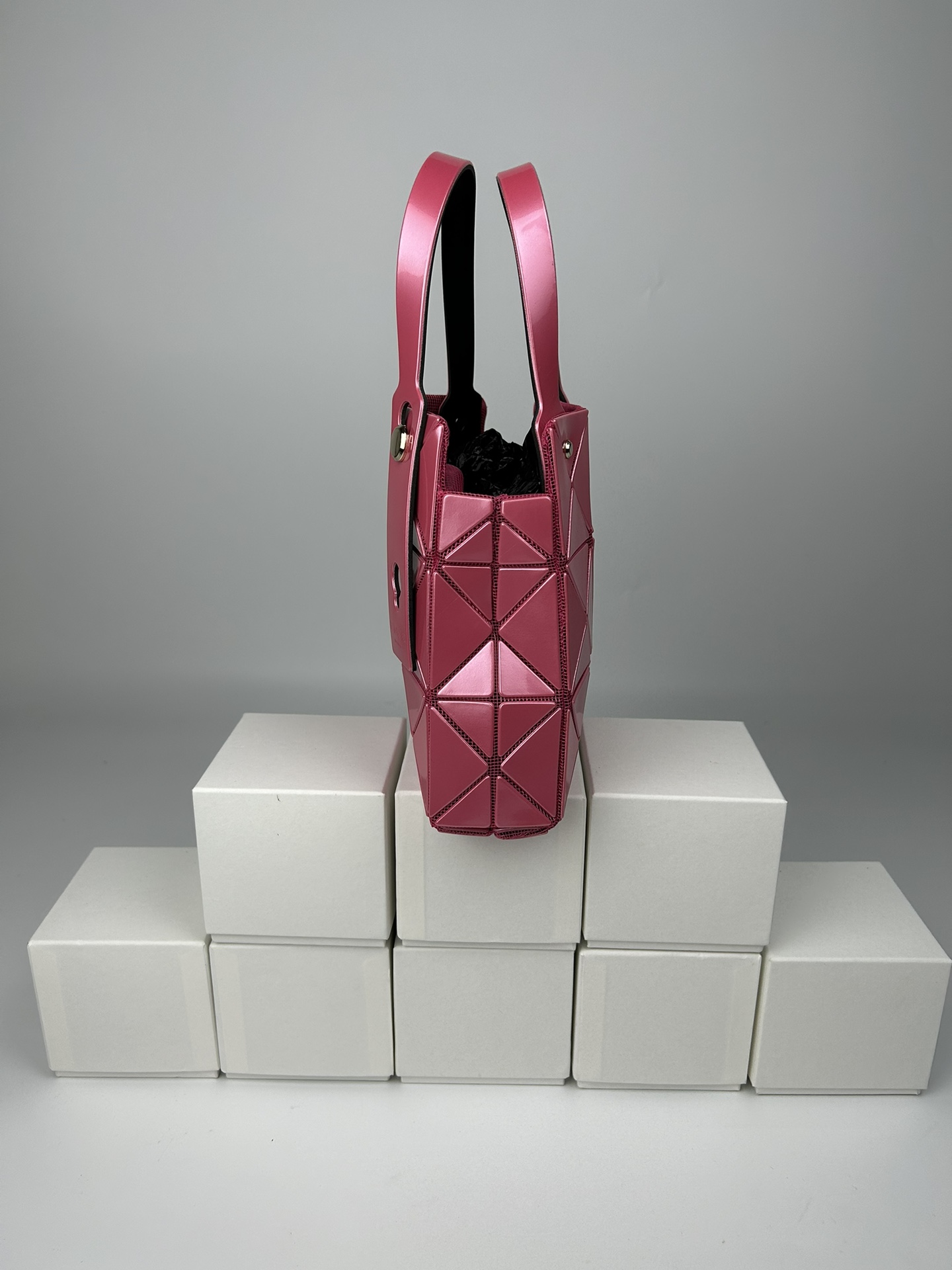 Issey Miyake 全新的三宅一生 CARAT系列