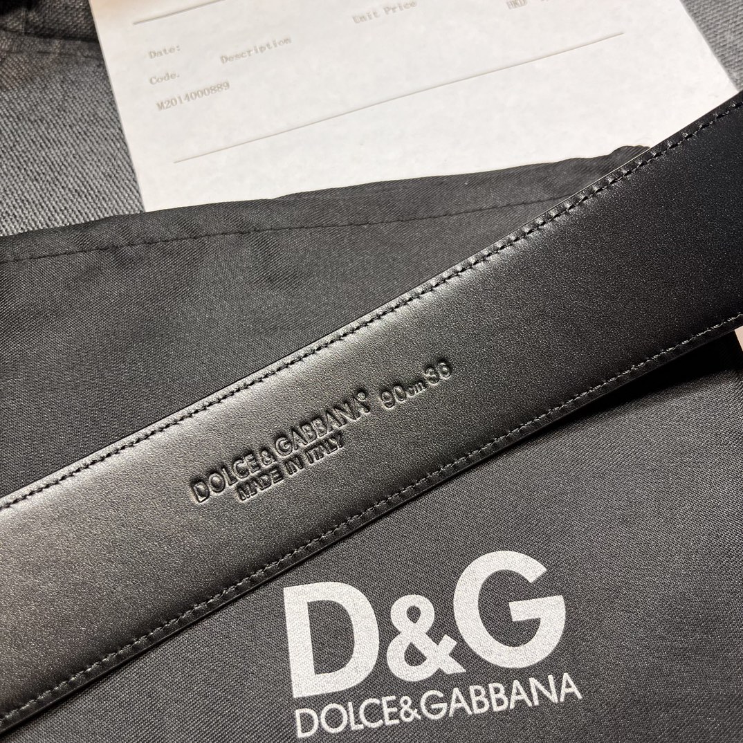   DG。宽.4.0cm  Dolce&Gabbana 新款 Re-Edition 时装秀是一次回归品牌