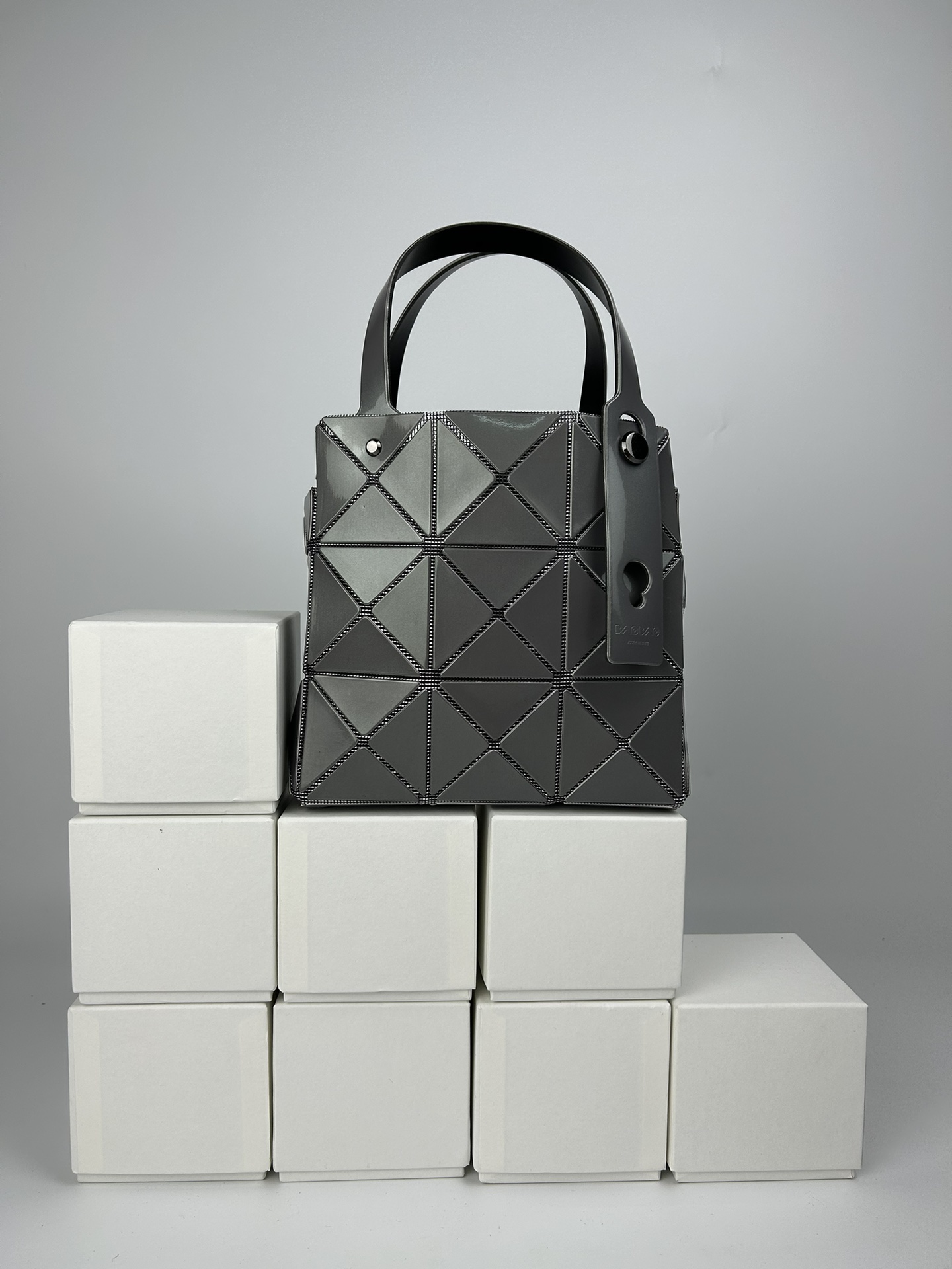 Issey Miyake ～全新的三宅一生 CARAT系列