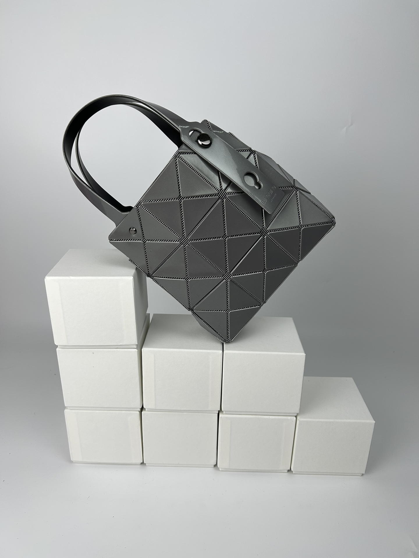 Issey Miyake ～全新的三宅一生 CARAT系列