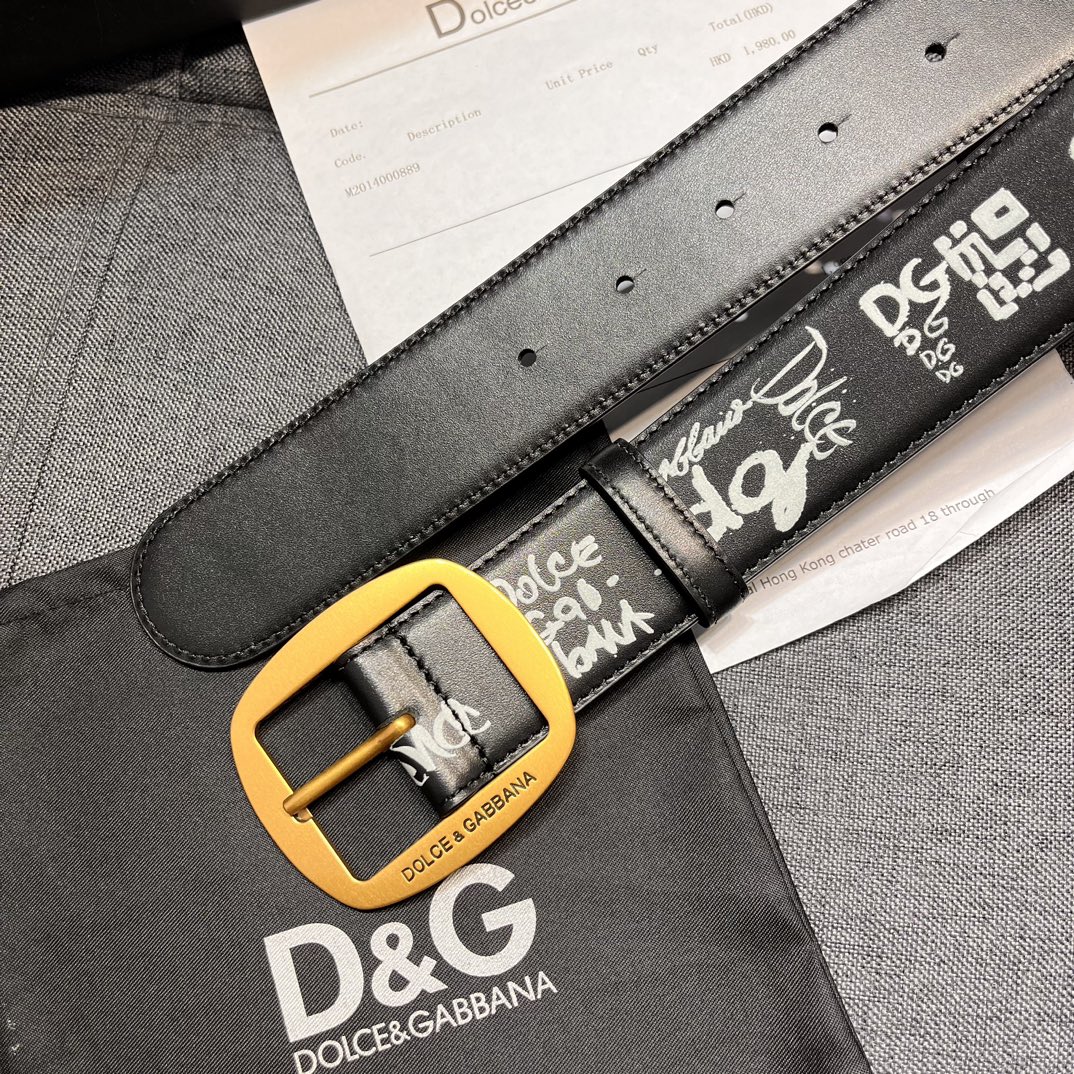   DG。宽.4.0cm  Dolce&Gabbana 新款 Re-Edition 时装秀是一次回归品牌