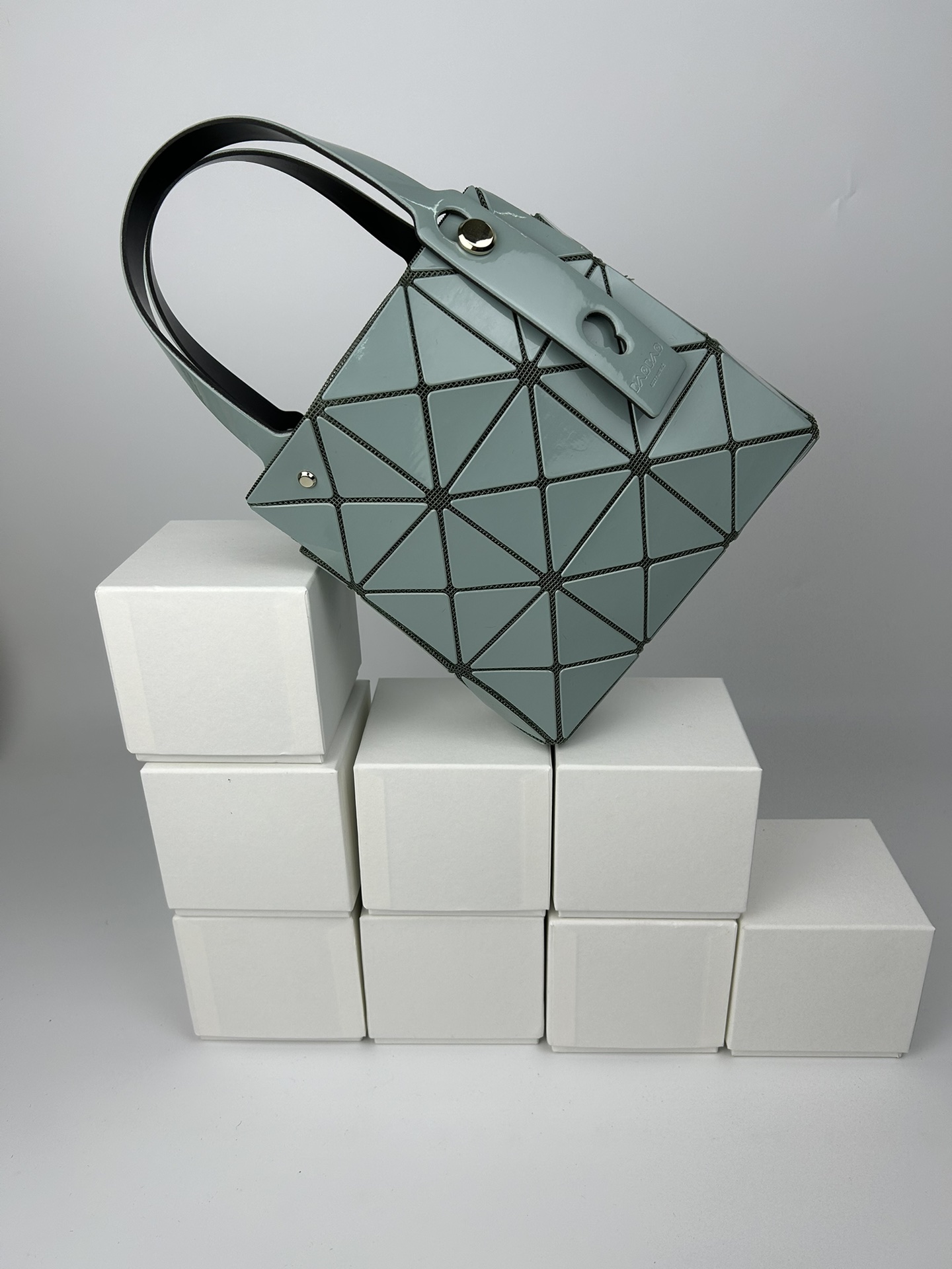 Issey Miyake ～全新的三宅一生 CARAT系列