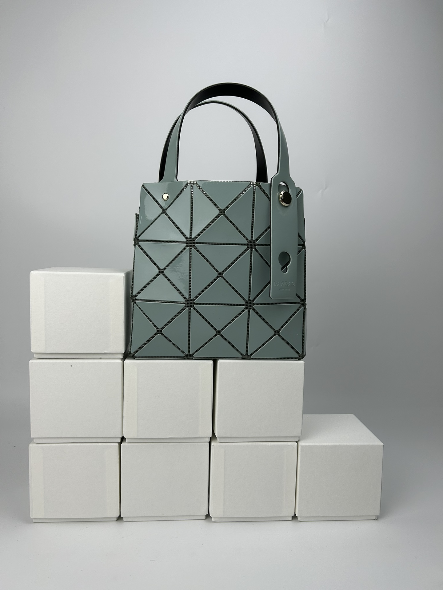 Issey Miyake ～全新的三宅一生 CARAT系列