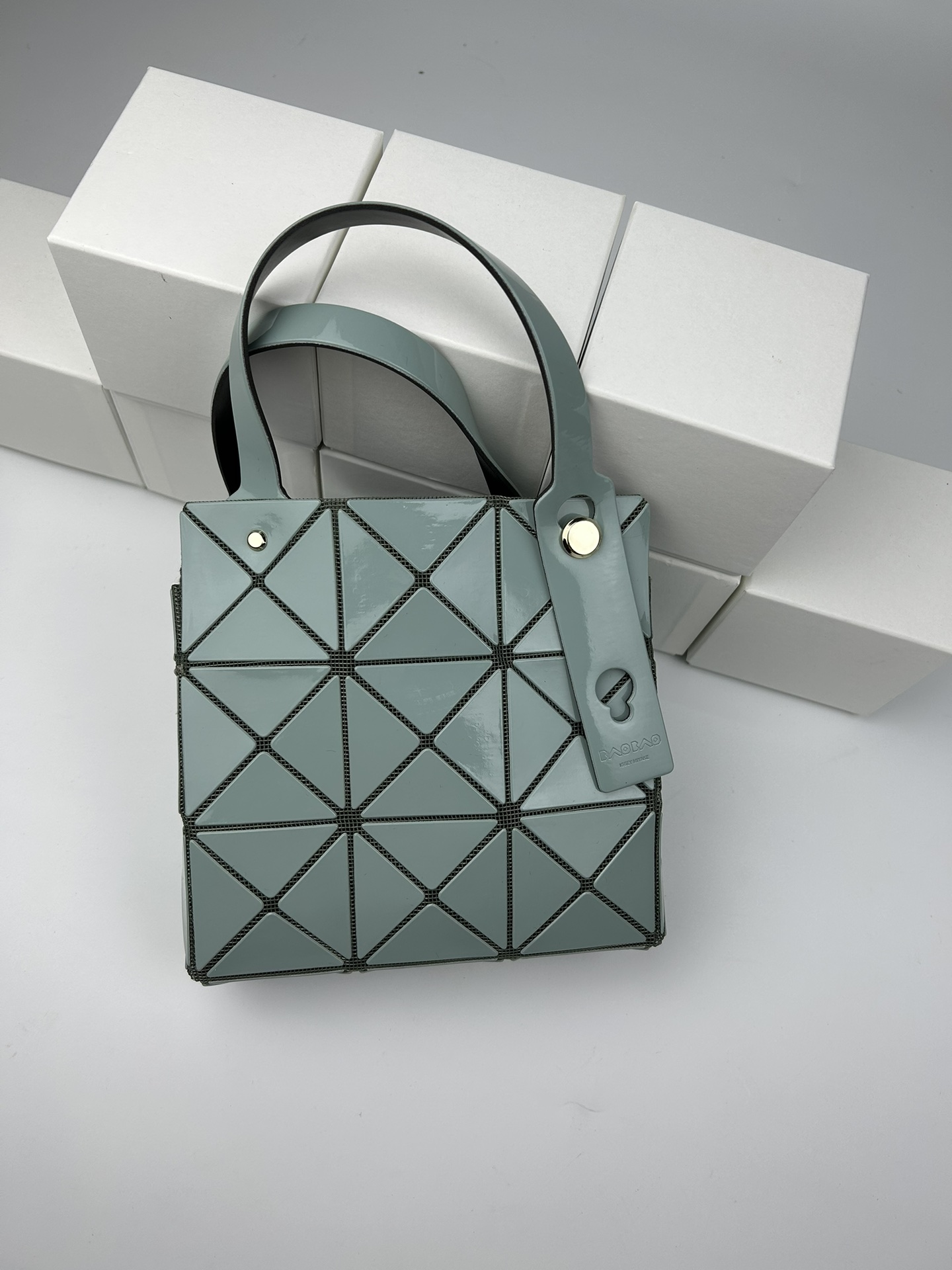 Issey Miyake ～全新的三宅一生 CARAT系列