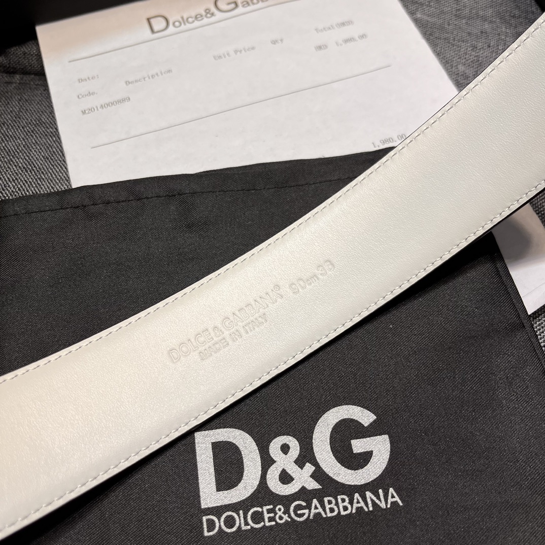   DG。宽.4.0cm  Dolce&Gabbana 新款 Re-Edition 时装秀是一次回归品牌