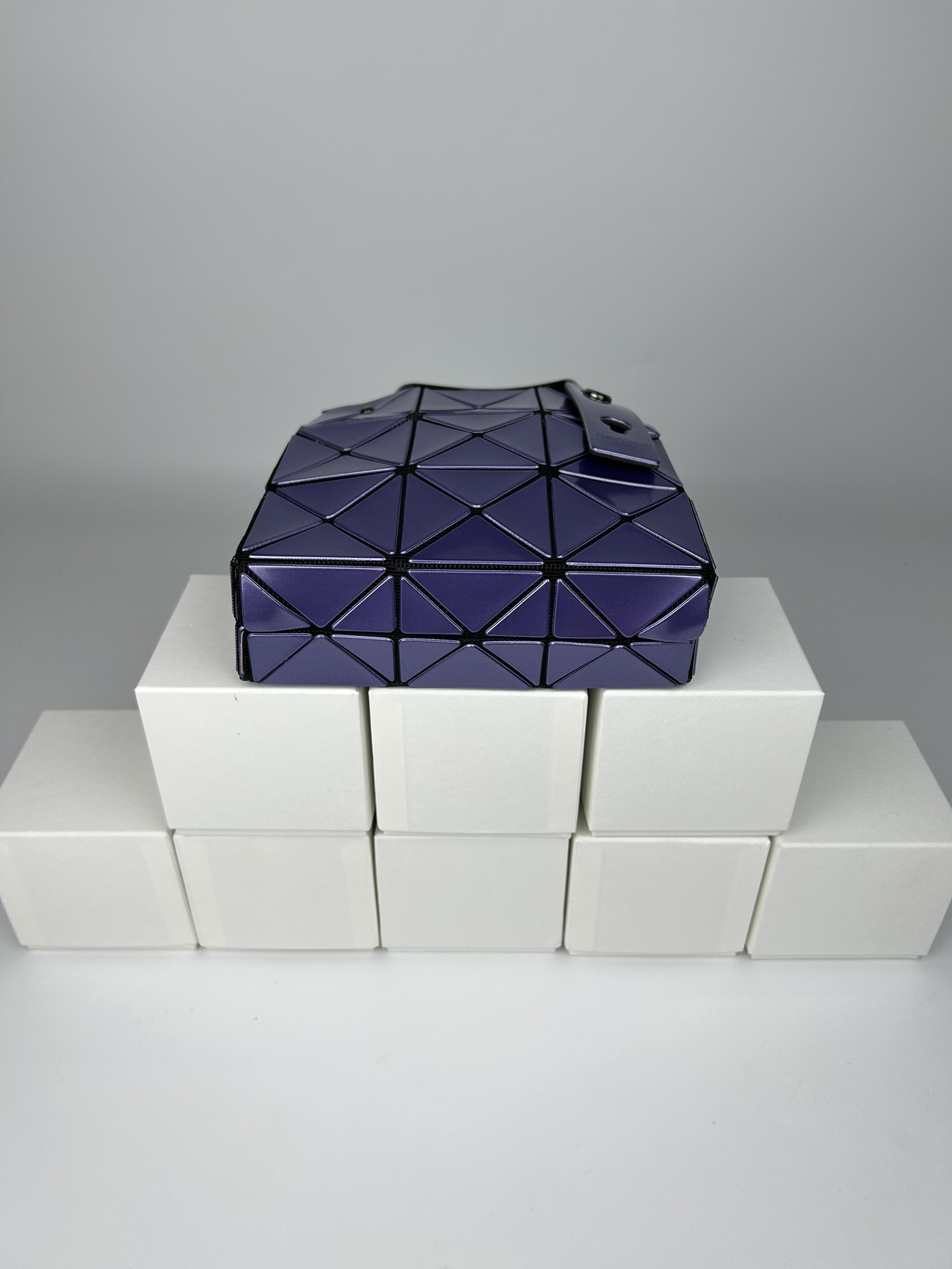 Issey Miyake 全新的三宅一生 CARAT系列