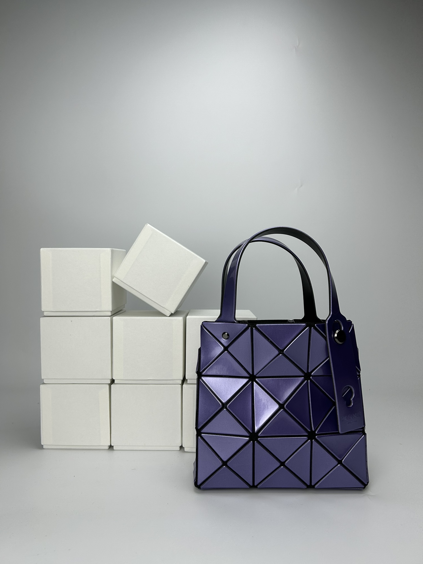Issey Miyake 全新的三宅一生 CARAT系列