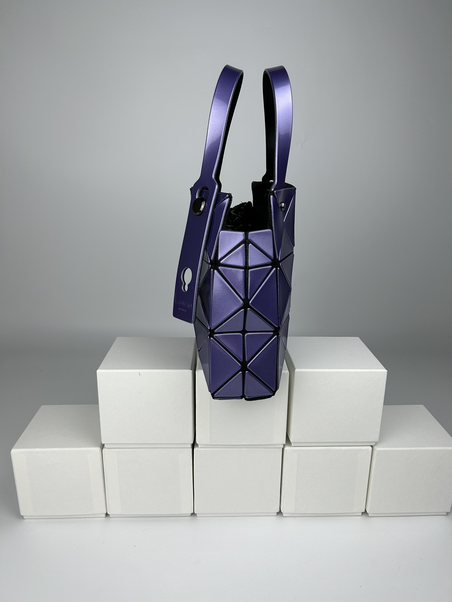 Issey Miyake 全新的三宅一生 CARAT系列