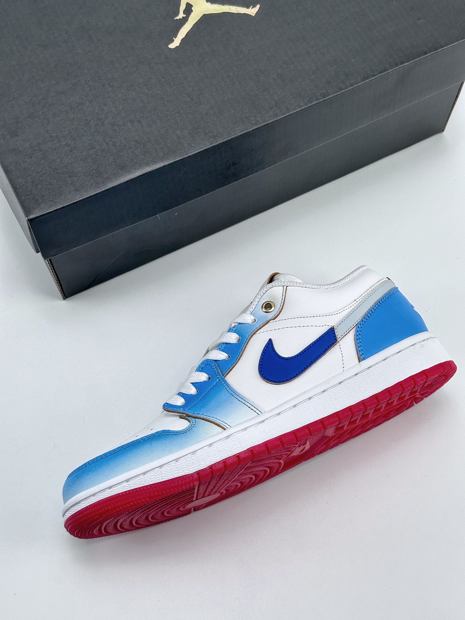 200 Air Jordan 1 Low SE 白蓝红 FN8895-141