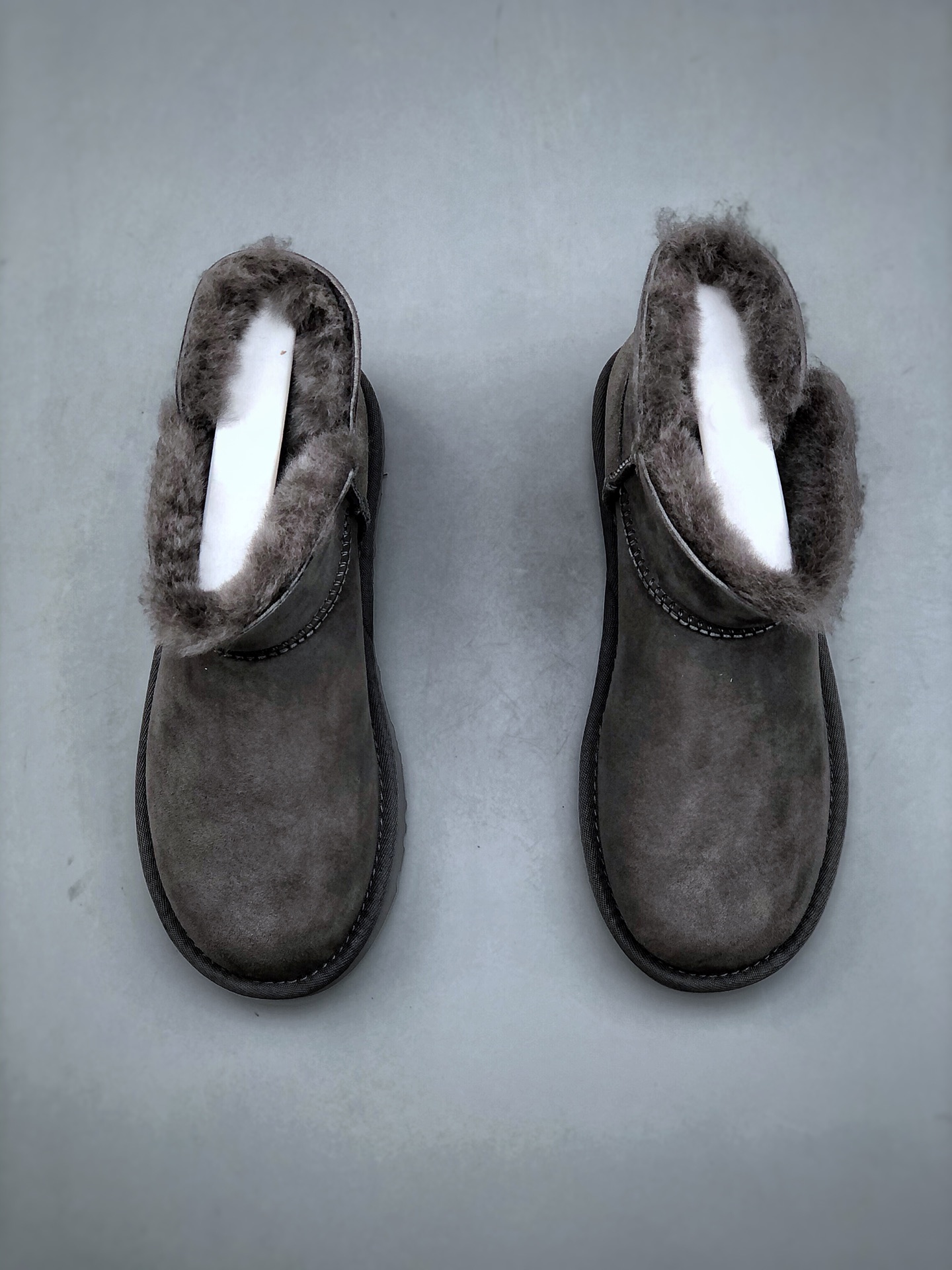 UGG classic wooden buckle short snow boots upper is Longfeng sheepskin fur