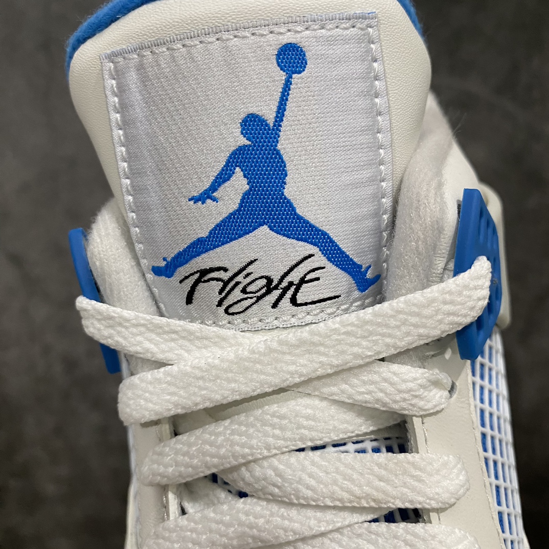 图片[5]-【老DT版】Air Jordan AJ4 Retro 白蓝2012版 308497-105nn老牌AJ大厂出品 原纸板楦头开发原厂特供皮料加持 确保原汁原味 完美呈现四代版型n一比一鞋头弧度高度鞋身弧度 数据细节工艺流程均保持原鞋一致n皮料切割菱角分明 不变形无多余毛边 柔软性质感一致于原鞋原厂织唛标 原厂飞人电绣工艺 后跟定型进口港宝加持 自然饱满 全鞋荧光划线卡点 追求极致完美 每一双都是工艺品 多重QC质检 超越公司货的品控标准 实实在在的免检产品  尺码：40 40.5 41 42 42.5 43 44 44.5 45 46 47.5-莆田鞋批发中心