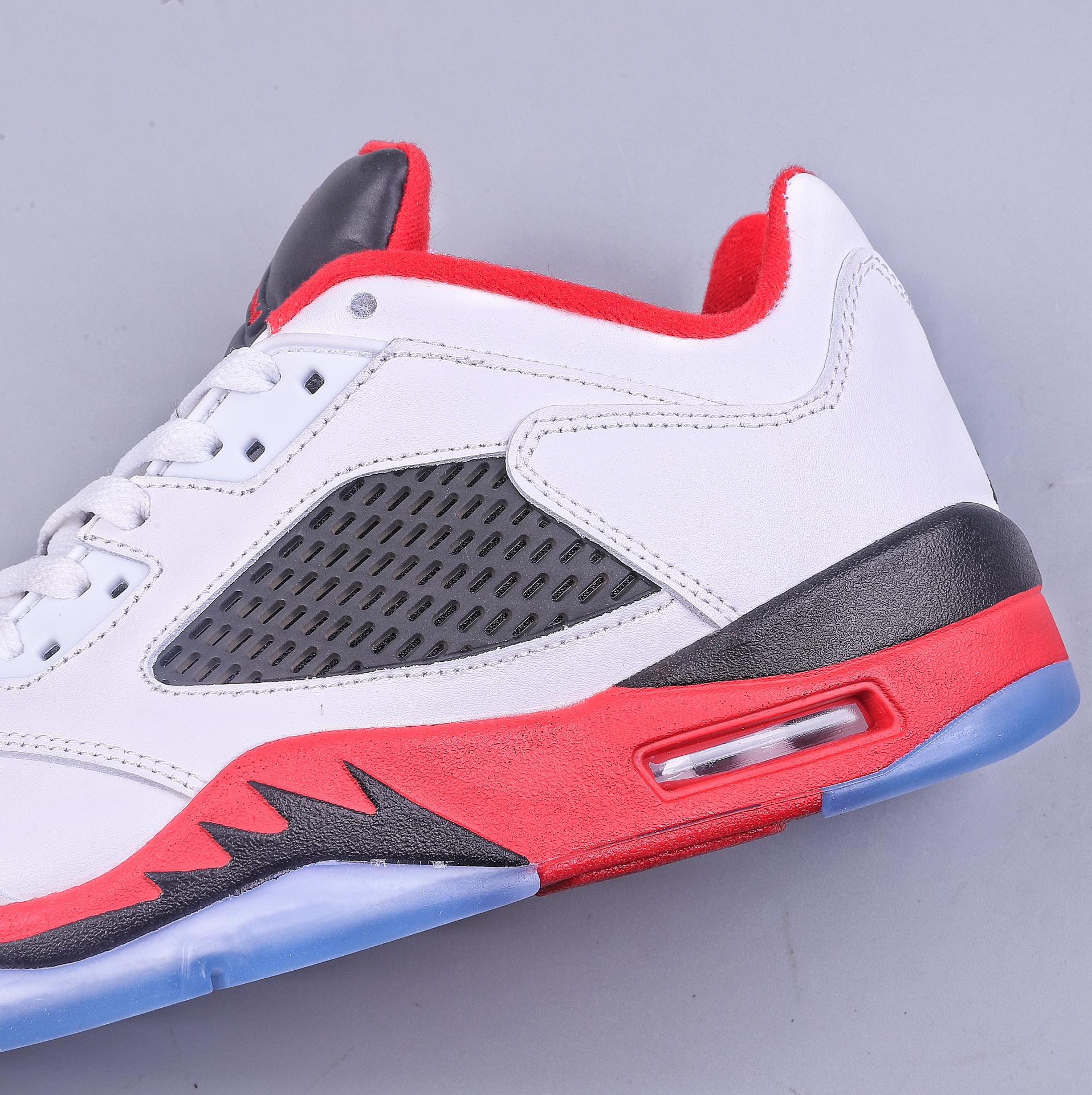 Super Air Jordan 5 Low ”Fire Red” AJ5 Joe 5 Rukawa Kaede White and Red Pure Original Low-top Basketball Shoes 819171-101