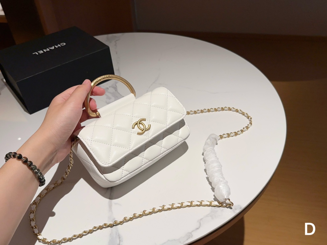 Chanel Handbags Crossbody & Shoulder Bags
