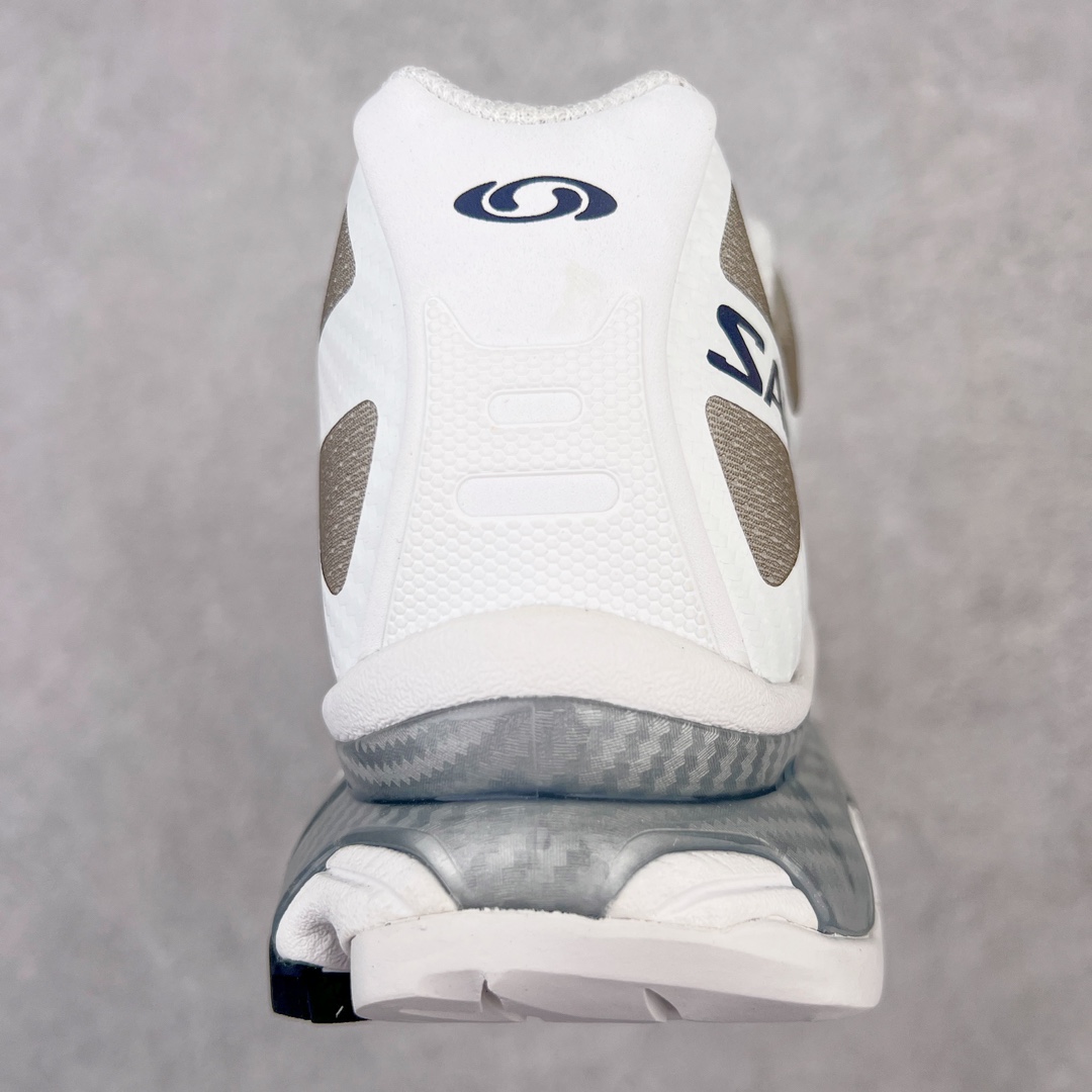 图片[8]-＃GX/绿X Salomon XT-4 OG Advanced 萨洛蒙系列低帮城市越野机能透气休闲运动鞋 鞋舌处附有迷你网眼袋收纳鞋绳以及下方的多色 Logo 标签 接着搭载奶油色 ACS 技术中底以及金色 TPU 塑料部件提升鞋款耐用性 中底与鞋面之间饰有海蓝色条状细节有效增添鞋款层次 最后应用黑色 Contragrip Chevron 外底完成鞋款设计 这次配色颇为高调 两款配色均以绚丽的渐变设计呈现 一款以粉紫渐变主打 另一款以黄绿渐变呈现 视觉效果相当吸睛 鞋面的使用玻璃纤维覆盖物加固 并通过细绳扣系带系统进行锁定 Salomon 的品牌logo 出现在脚后跟和前掌部位 中底虽然偏薄 但非常耐用 与模压塑料ACS 框架以及致密AC2 Muscle 鞋底单元结合 能够提供出色的支撑力和缓冲性 尺码：36 36.5 37.5 38 38.5 39 40 40.5 41 42 42.5 43 44 44.5 45-选品中心