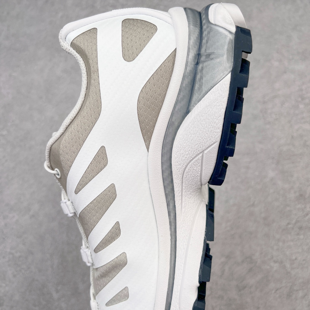 图片[7]-＃GX/绿X Salomon XT-4 OG Advanced 萨洛蒙系列低帮城市越野机能透气休闲运动鞋 鞋舌处附有迷你网眼袋收纳鞋绳以及下方的多色 Logo 标签 接着搭载奶油色 ACS 技术中底以及金色 TPU 塑料部件提升鞋款耐用性 中底与鞋面之间饰有海蓝色条状细节有效增添鞋款层次 最后应用黑色 Contragrip Chevron 外底完成鞋款设计 这次配色颇为高调 两款配色均以绚丽的渐变设计呈现 一款以粉紫渐变主打 另一款以黄绿渐变呈现 视觉效果相当吸睛 鞋面的使用玻璃纤维覆盖物加固 并通过细绳扣系带系统进行锁定 Salomon 的品牌logo 出现在脚后跟和前掌部位 中底虽然偏薄 但非常耐用 与模压塑料ACS 框架以及致密AC2 Muscle 鞋底单元结合 能够提供出色的支撑力和缓冲性 尺码：36 36.5 37.5 38 38.5 39 40 40.5 41 42 42.5 43 44 44.5 45-选品中心