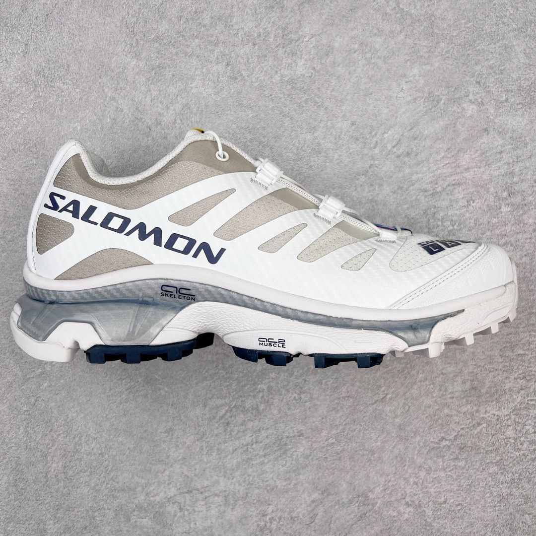 ＃GX/绿X Salomon XT-4 OG Advanced 萨洛蒙系列低帮城市越野机能透气休闲运动鞋 鞋舌处附有迷你网眼袋收纳鞋绳以及下方的多色 Logo 标签 接着搭载奶油色 ACS 技术中底以及金色 TPU 塑料部件提升鞋款耐用性 中底与鞋面之间饰有海蓝色条状细节有效增添鞋款层次 最后应用黑色 Contragrip Chevron 外底完成鞋款设计 这次配色颇为高调 两款配色均以绚丽的渐变设计呈现 一款以粉紫渐变主打 另一款以黄绿渐变呈现 视觉效果相当吸睛 鞋面的使用玻璃纤维覆盖物加固 并通过细绳扣系带系统进行锁定 Salomon 的品牌logo 出现在脚后跟和前掌部位 中底虽然偏薄 但非常耐用 与模压塑料ACS 框架以及致密AC2 Muscle 鞋底单元结合 能够提供出色的支撑力和缓冲性 尺码：36 36.5 37.5 38 38.5 39 40 40.5 41 42 42.5 43 44 44.5 45-选品中心