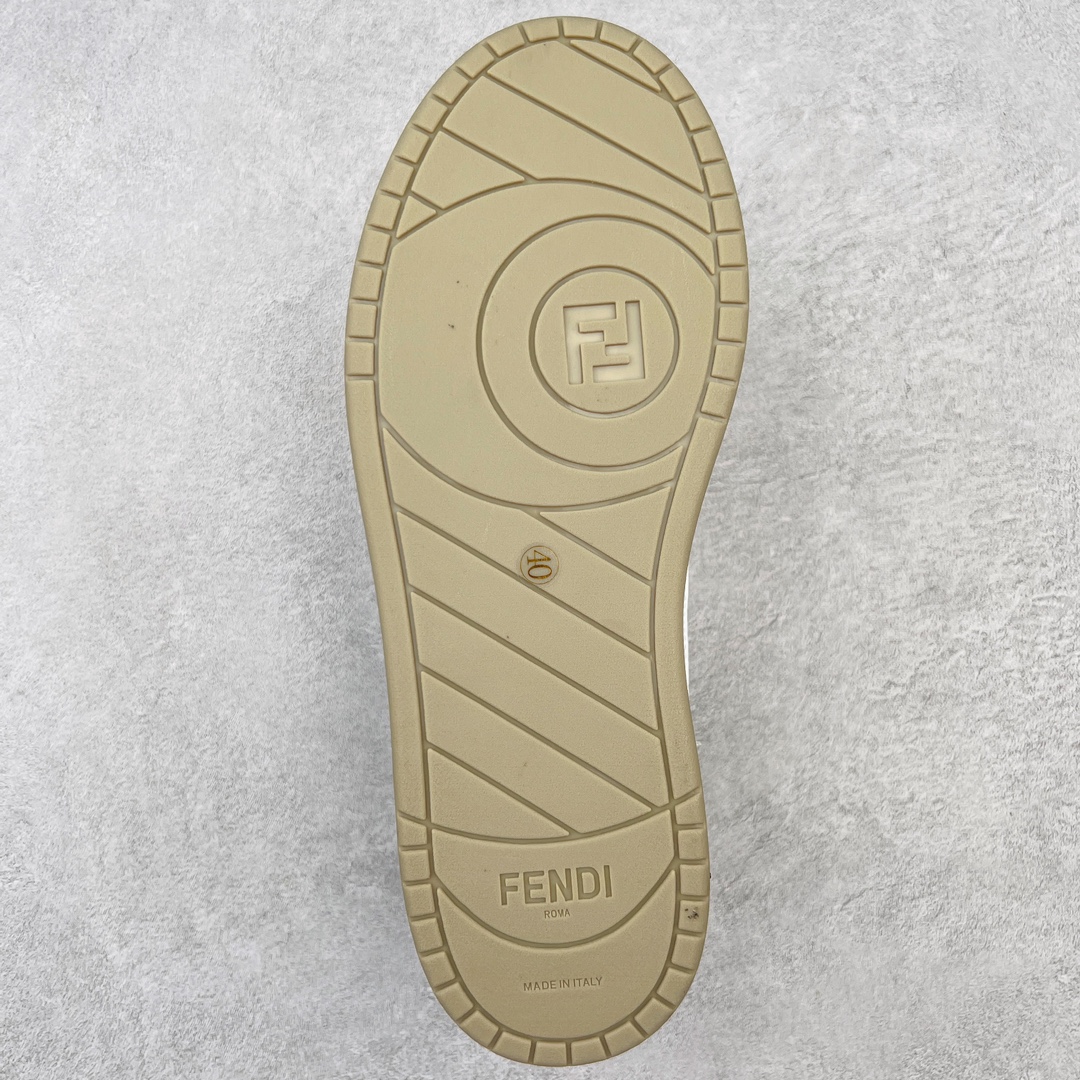 图片[9]-＃S版纯原 FENDI 芬迪 Match sneaters低帮运动鞋 独家定制 全身20几个细节点全部做到一致还原 吊打市面所有版本 独家原装套装配件官方同源 渠道原装订单 全套专柜包装物及配件#鞋底嵌入核心防伪芯片感应装置 FENDI芬迪match最新爆款情侣款运动鞋板鞋原版购入 高工艺无缝细空胶技术 贴楦误差0.05mm,鞋底采用固特异内外锁死工艺 最大限度弯折永不开胶 原鞋一致效果环保无味 鞋面采用麂皮和皮革拼接组合 logo内里采用毛巾绒里 上脚超级柔软 轻便 舒适搭配卫衣 尺码：35 36 37 38 39 40 41 42 43 44 45-选品中心