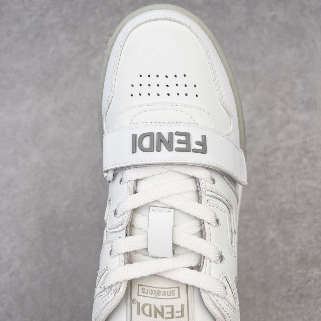 图片[4]-＃S版纯原 FENDI 芬迪 Match sneaters低帮运动鞋 独家定制 全身20几个细节点全部做到一致还原 吊打市面所有版本 独家原装套装配件官方同源 渠道原装订单 全套专柜包装物及配件#鞋底嵌入核心防伪芯片感应装置 FENDI芬迪match最新爆款情侣款运动鞋板鞋原版购入 高工艺无缝细空胶技术 贴楦误差0.05mm,鞋底采用固特异内外锁死工艺 最大限度弯折永不开胶 原鞋一致效果环保无味 鞋面采用麂皮和皮革拼接组合 logo内里采用毛巾绒里 上脚超级柔软 轻便 舒适搭配卫衣 尺码：35 36 37 38 39 40 41 42 43 44 45-选品中心