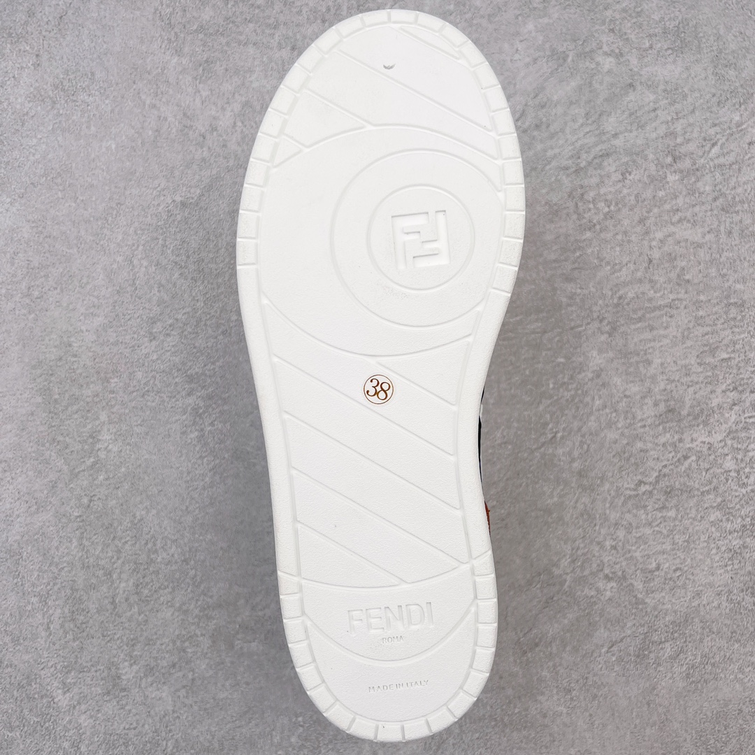 图片[9]-＃S版纯原 FENDI 芬迪 Match sneaters低帮运动鞋 独家定制 全身20几个细节点全部做到一致还原 吊打市面所有版本 独家原装套装配件官方同源 渠道原装订单 全套专柜包装物及配件#鞋底嵌入核心防伪芯片感应装置 FENDI芬迪match最新爆款情侣款运动鞋板鞋原版购入 高工艺无缝细空胶技术 贴楦误差0.05mm,鞋底采用固特异内外锁死工艺 最大限度弯折永不开胶 原鞋一致效果环保无味 鞋面采用麂皮和皮革拼接组合 logo内里采用毛巾绒里 上脚超级柔软 轻便 舒适搭配卫衣 尺码：35 36 37 38 39 40 41 42 43 44 45-选品中心