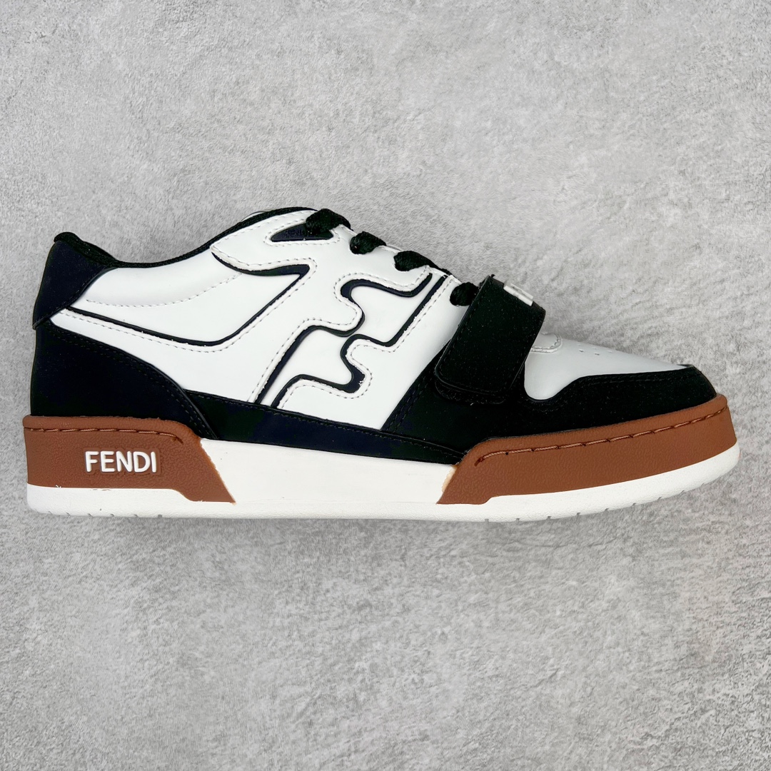＃S版纯原 FENDI 芬迪 Match sneaters低帮运动鞋 独家定制 全身20几个细节点全部做到一致还原 吊打市面所有版本 独家原装套装配件官方同源 渠道原装订单 全套专柜包装物及配件#鞋底嵌入核心防伪芯片感应装置 FENDI芬迪match最新爆款情侣款运动鞋板鞋原版购入 高工艺无缝细空胶技术 贴楦误差0.05mm,鞋底采用固特异内外锁死工艺 最大限度弯折永不开胶 原鞋一致效果环保无味 鞋面采用麂皮和皮革拼接组合 logo内里采用毛巾绒里 上脚超级柔软 轻便 舒适搭配卫衣 尺码：35 36 37 38 39 40 41 42 43 44 45-选品中心
