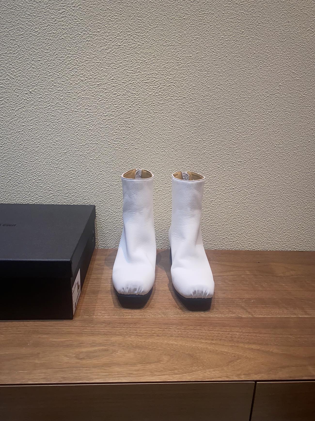 2023 UMA WANG Pig Nose Ballet Boots: Sophisticated Design with Imported Soft Leather - 图片 6