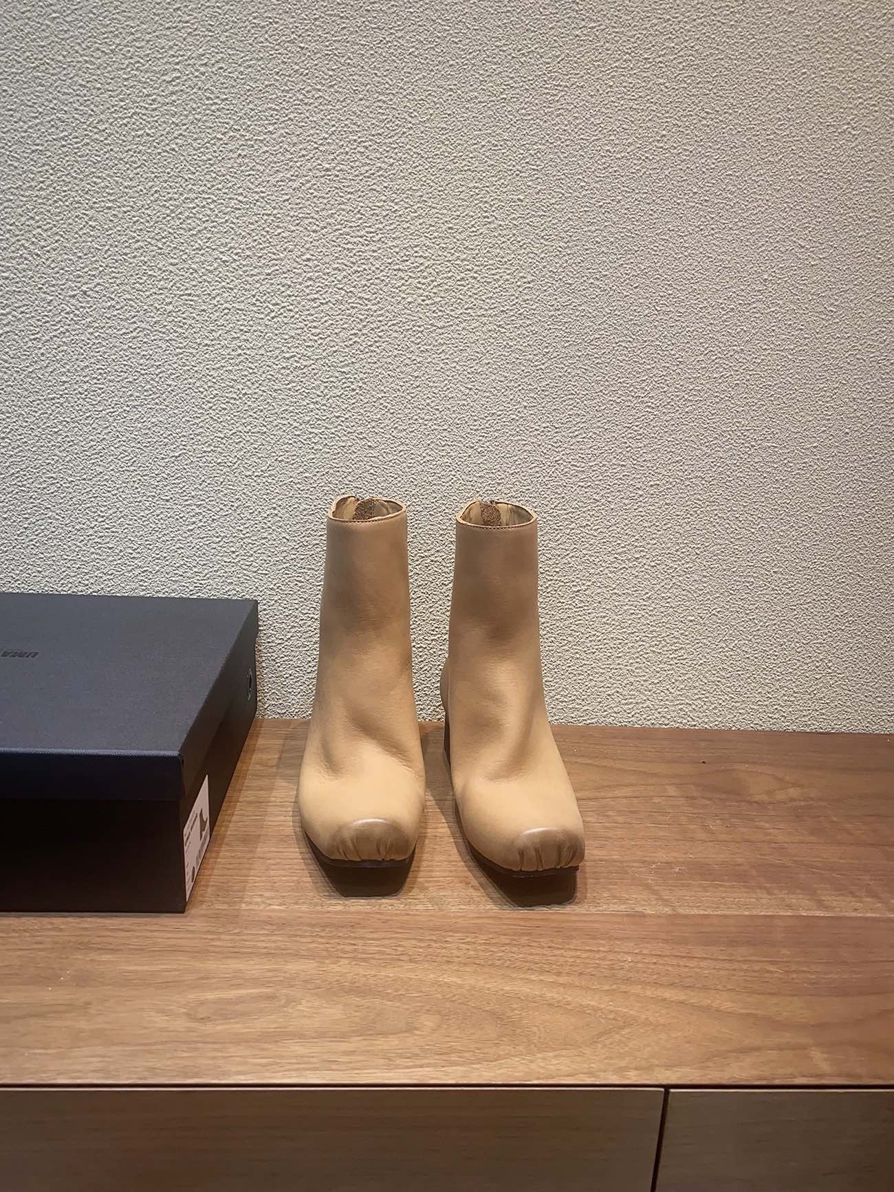 2023 UMA WANG Pig Nose Ballet Boots: Elegant and Versatile Leather Shoes - 图片 7