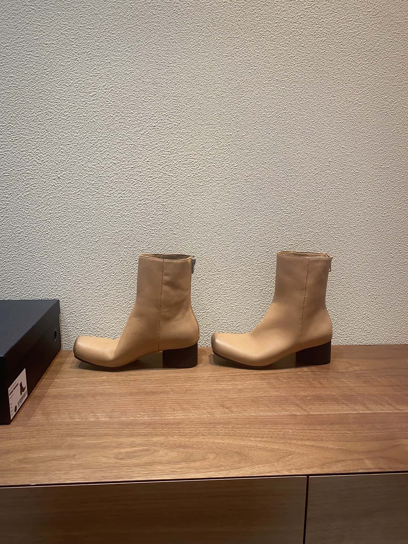 2023 UMA WANG Pig Nose Ballet Boots: Elegant and Versatile Leather Shoes - 图片 3