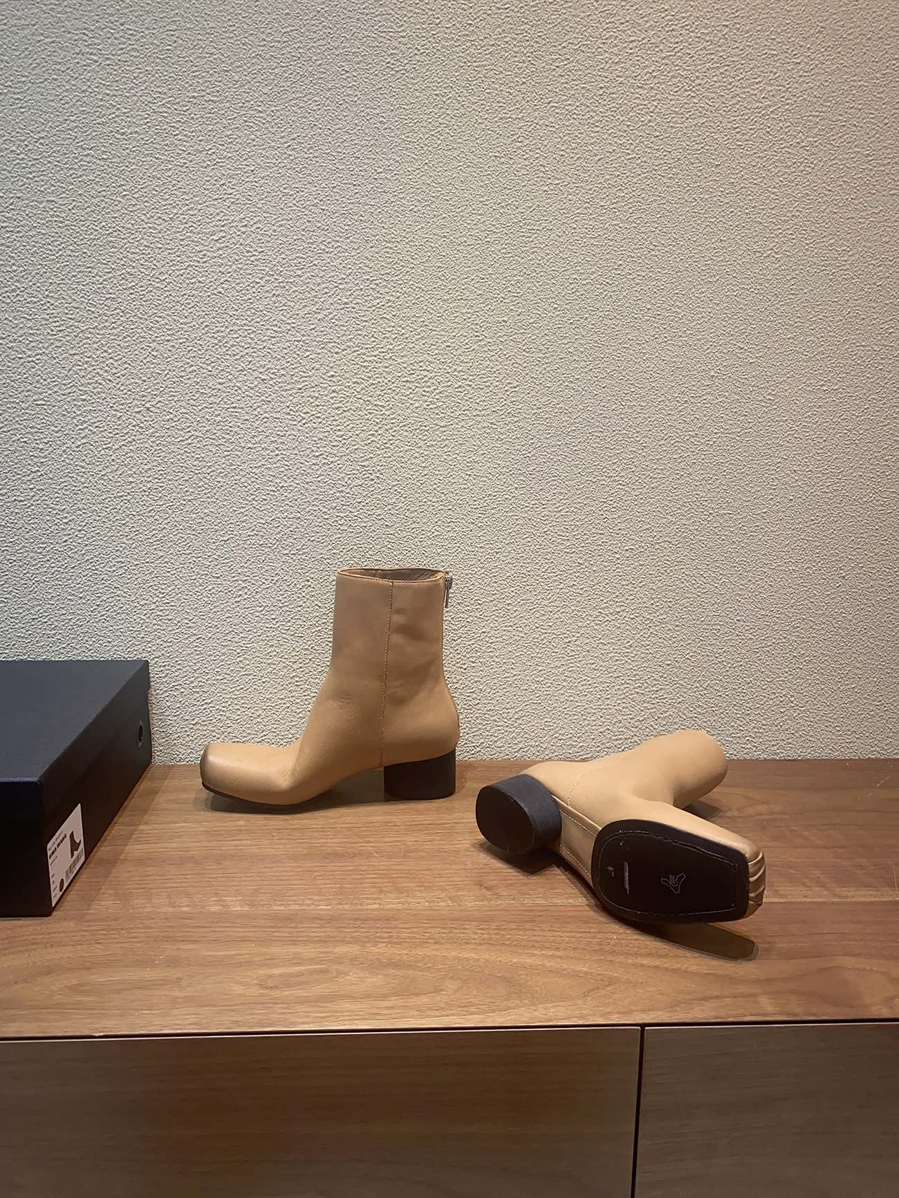 2023 UMA WANG Pig Nose Ballet Boots: Elegant and Versatile Leather Shoes - 图片 4