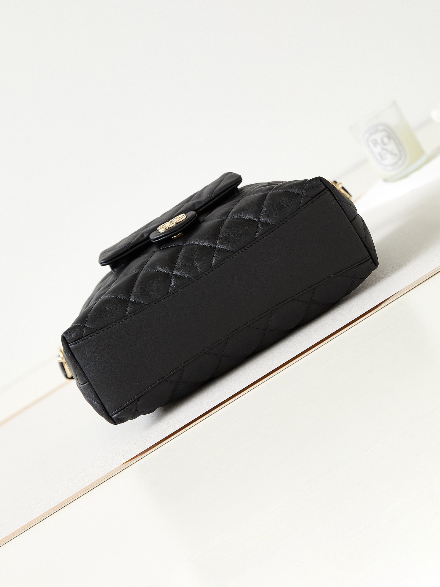 This new 23b hippie hobo bag, crafted from calfskin, exudes exquisite 6