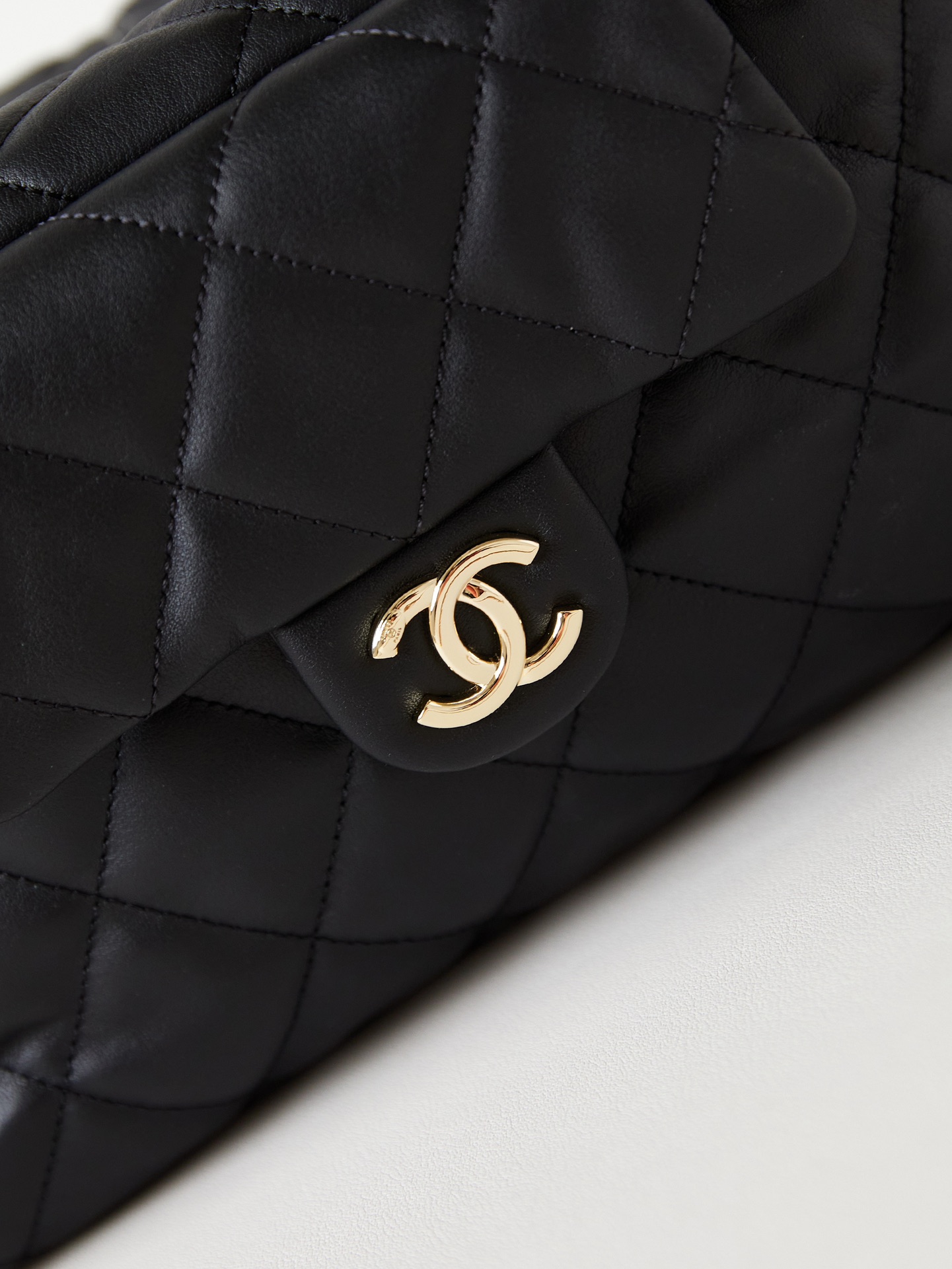 This new 23b hippie hobo bag, crafted from calfskin, exudes exquisite 2