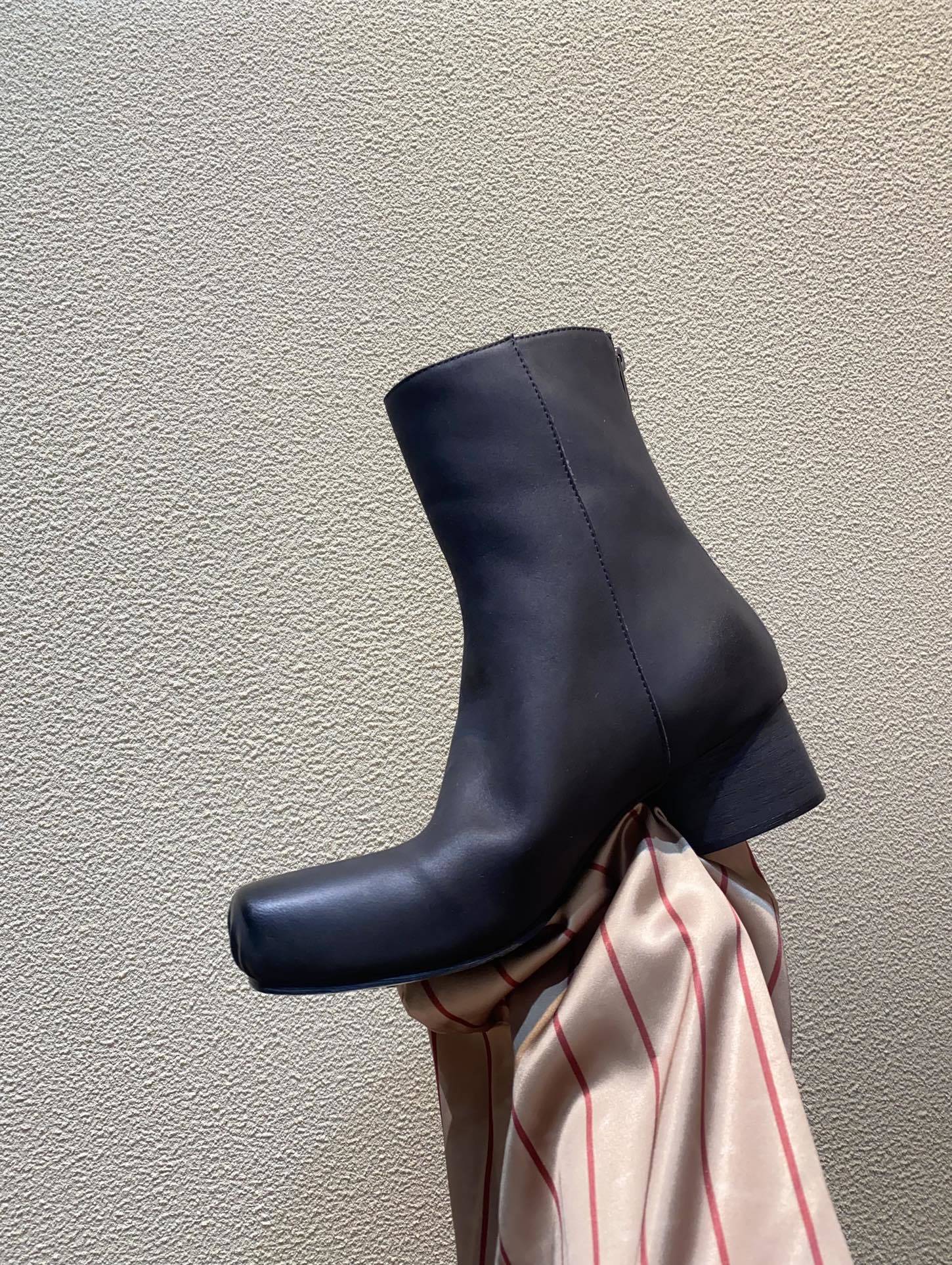 2023 UMA WANG Pig Nose Ballet Boots: Sophisticated Style with Imported Soft Leather - 图片 9