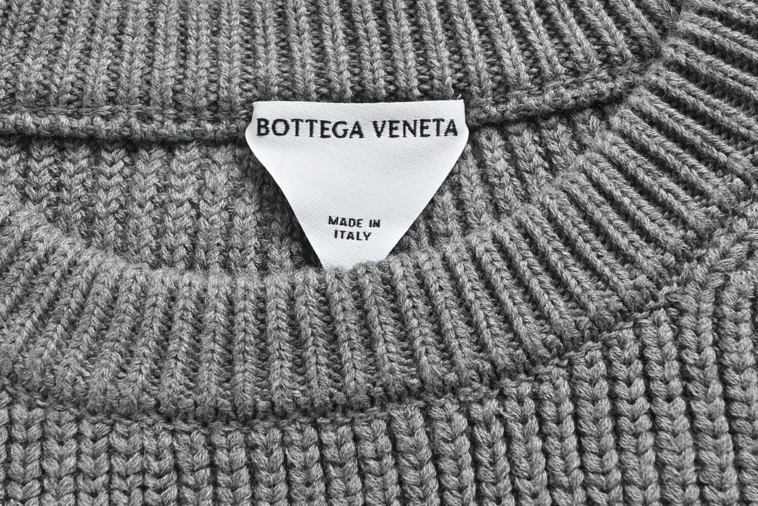 Bottega Veneta/BV 23FW 肩部镂空圆领毛衣