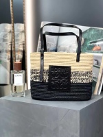 ๐ท๐๐๐๐โ๐ ๐ฐ๐๐๐๐ vegetable basket ๐งบArrived!! Fabric: Imported palm fiber/cowhide Code: 10122 Color: log/black Size: 28*20*10cm (Instructions for ordering: โผ๏ธDue to the special nature of the natural fiber material, it has burrs, and the length of sunshine is different. The color will vary slightly, it is purely handmade, and the size of each bag will also be differentโผ ๏ธ) The workmanship of this vegetable basket is more delicate than before, and the back will not look clumsy, but it will look small, delicate, fashionable and fresh, made of straw and calfskin Matching makes it more casual and natural. ๐ท๏ธTips: You can put the dust bag inside and use it as a liner storage bag. 1 ๐ท๐๐๐๐โ๐ ๐ฐ๐๐๐๐ vegetable basket ๐งบArrived!! Fabric: Imported palm fiber/cowhide Code: 10122 Color: log/black Size: 28*20*10cm (Instructions for ordering: โผ๏ธDue to the special nature of the natural fiber material, it has burrs, and the length of sunshine is different. The color will vary slightly, it is purely handmade, and the size of each bag will also be differentโผ ๏ธ) The workmanship of this vegetable basket is more delicate than before, and the back will not look clumsy, but it will look small, delicate, fashionable and fresh, made of straw and calfskin Matching makes it more casual and natural. ๐ท๏ธTips: You can put the dust bag inside and use it as a liner storage bag.