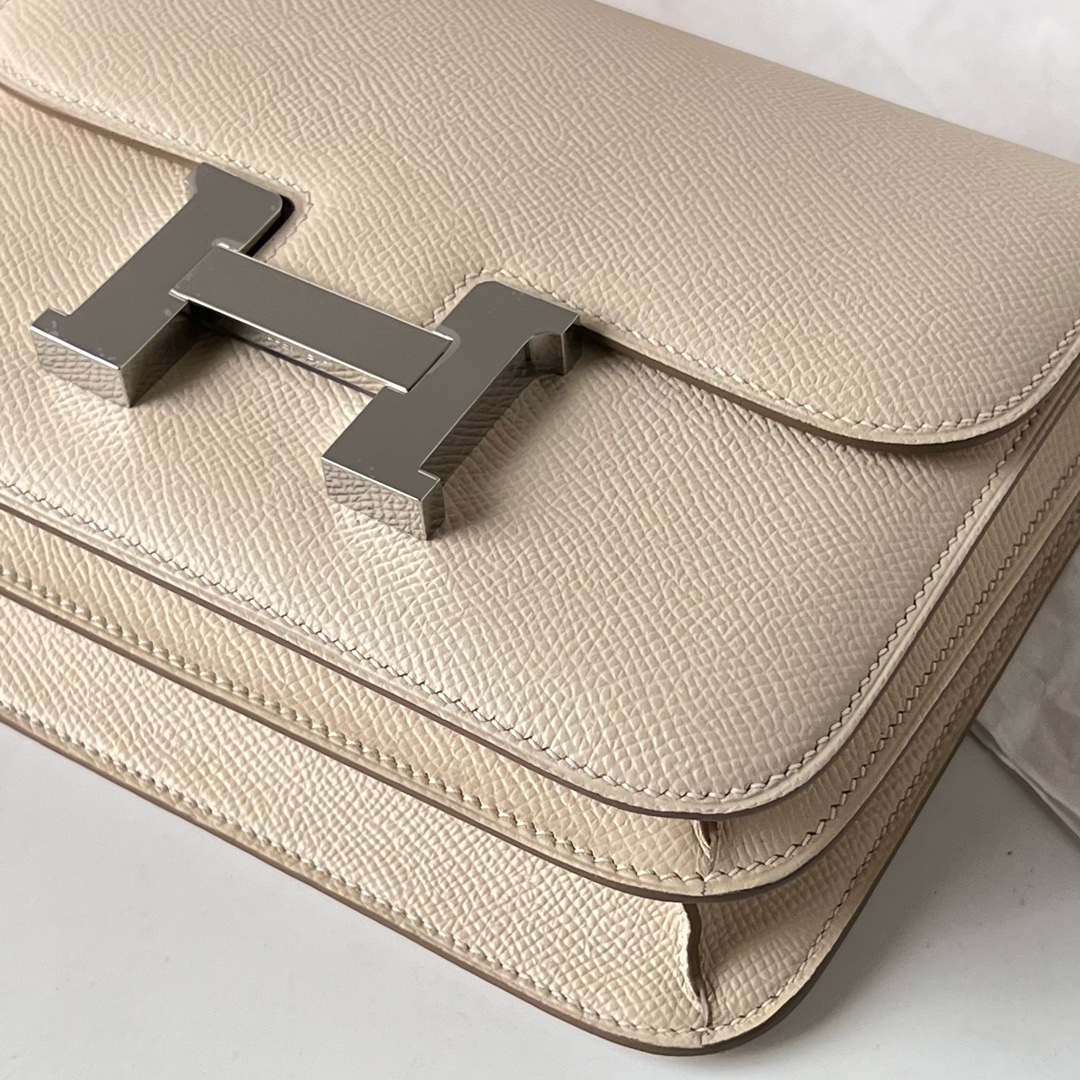 Hermès 25 small quantity in stock! Constance19cm Epsom original palmprint leather ck10 milkshake white Craie silver buckle top hand sewing ready
