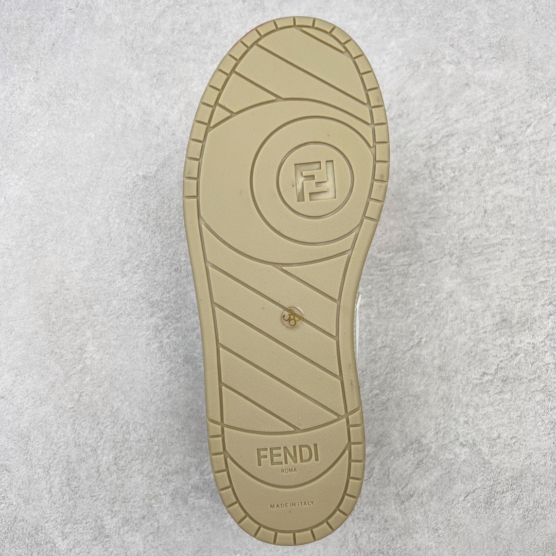 图片[9]-＃S版纯原 FENDI 芬迪 Match sneaters低帮运动鞋 独家定制 全身20几个细节点全部做到一致还原 吊打市面所有版本 独家原装套装配件官方同源 渠道原装订单 全套专柜包装物及配件#鞋底嵌入核心防伪芯片感应装置 FENDI芬迪match最新爆款情侣款运动鞋板鞋原版购入 高工艺无缝细空胶技术 贴楦误差0.05mm,鞋底采用固特异内外锁死工艺 最大限度弯折永不开胶 原鞋一致效果环保无味 鞋面采用麂皮和皮革拼接组合 logo内里采用毛巾绒里 上脚超级柔软 轻便 舒适搭配卫衣 尺码：35 36 37 38 39 40 41 42 43 44 45-选品中心