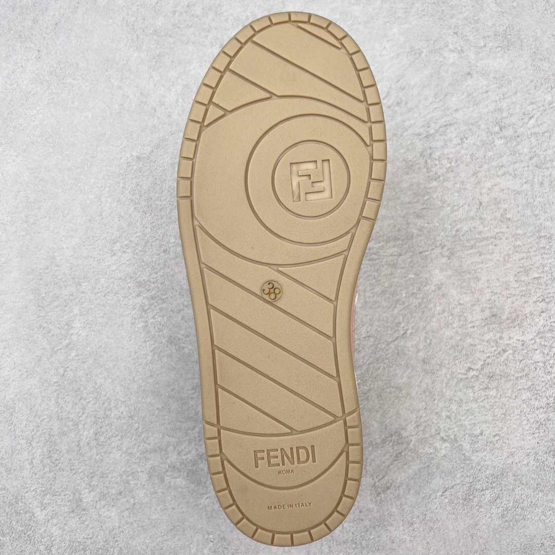 图片[9]-＃S版纯原 FENDI 芬迪 Match sneaters低帮运动鞋 独家定制 全身20几个细节点全部做到一致还原 吊打市面所有版本 独家原装套装配件官方同源 渠道原装订单 全套专柜包装物及配件#鞋底嵌入核心防伪芯片感应装置 FENDI芬迪match最新爆款情侣款运动鞋板鞋原版购入 高工艺无缝细空胶技术 贴楦误差0.05mm,鞋底采用固特异内外锁死工艺 最大限度弯折永不开胶 原鞋一致效果环保无味 鞋面采用麂皮和皮革拼接组合 logo内里采用毛巾绒里 上脚超级柔软 轻便 舒适搭配卫衣 尺码：35 36 37 38 39 40 41 42 43 44 45-选品中心