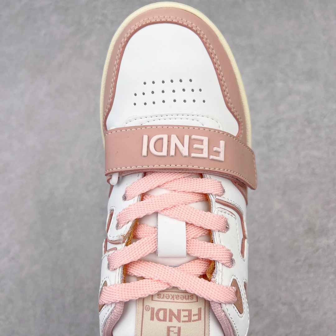 图片[4]-＃S版纯原 FENDI 芬迪 Match sneaters低帮运动鞋 独家定制 全身20几个细节点全部做到一致还原 吊打市面所有版本 独家原装套装配件官方同源 渠道原装订单 全套专柜包装物及配件#鞋底嵌入核心防伪芯片感应装置 FENDI芬迪match最新爆款情侣款运动鞋板鞋原版购入 高工艺无缝细空胶技术 贴楦误差0.05mm,鞋底采用固特异内外锁死工艺 最大限度弯折永不开胶 原鞋一致效果环保无味 鞋面采用麂皮和皮革拼接组合 logo内里采用毛巾绒里 上脚超级柔软 轻便 舒适搭配卫衣 尺码：35 36 37 38 39 40 41 42 43 44 45-选品中心