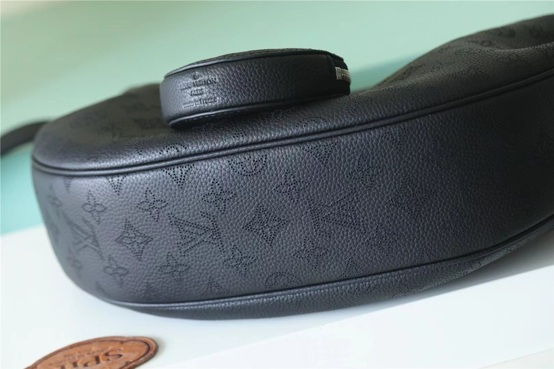 BAIA Medium Handbag - Bag 3