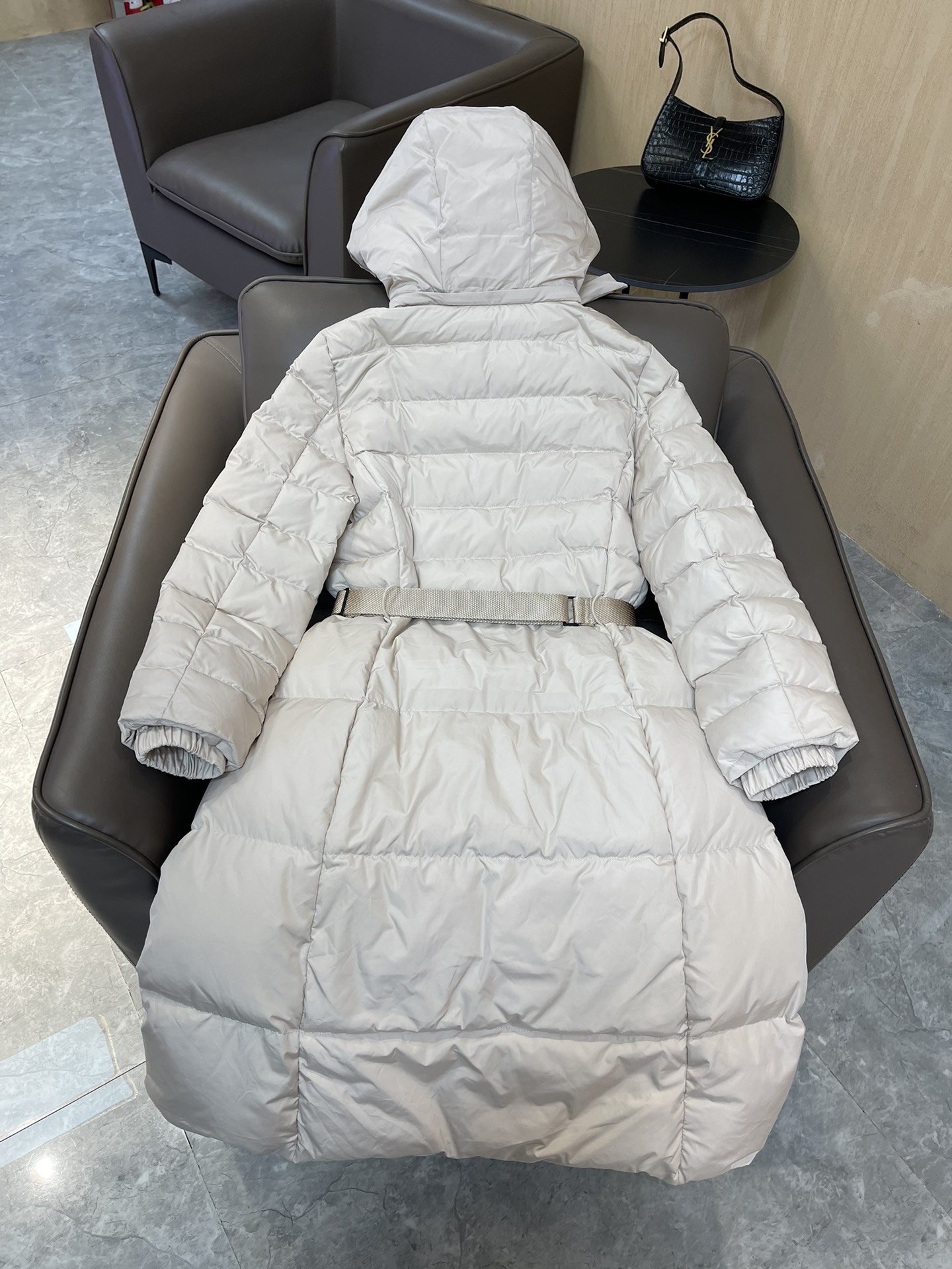 9977#羽绒服特价‼️SM 
Burberry 哑光面料 织带腰带最新款 90% 白鸭绒 长款羽绒服 