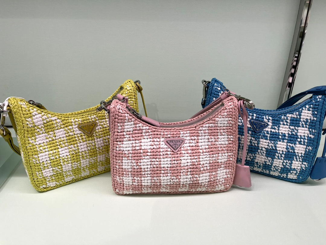 The unique charm behind Prada raffia!