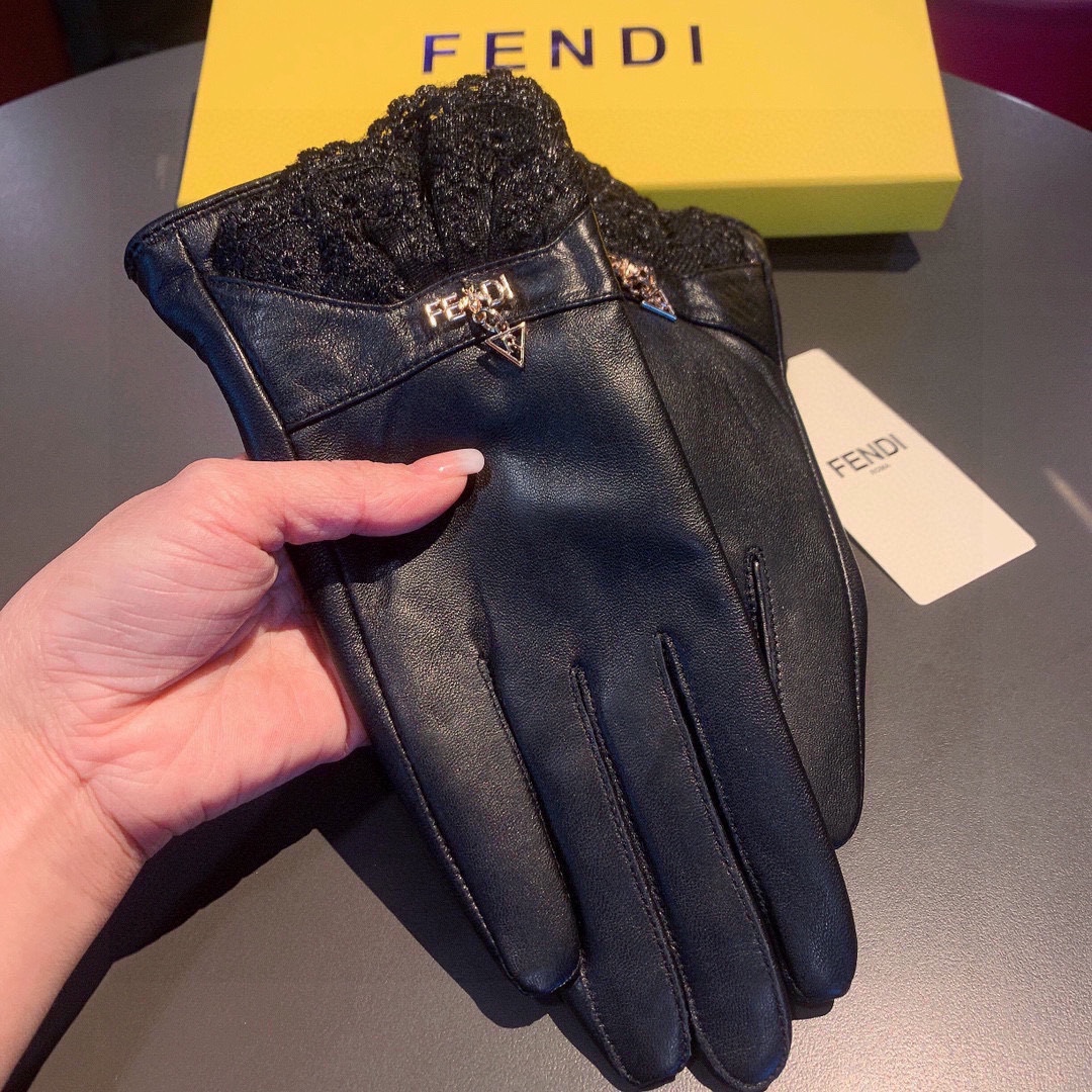 芬迪FENDI2023秋冬波浪纹原版五金一级羊皮手套手机触屏值得对比同款不同品质秒杀市场差产品进口一级羊