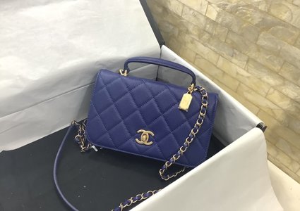 Chanel Handbags Crossbody & Shoulder Bags Lychee Pattern Cowhide Fall/Winter Collection Vintage