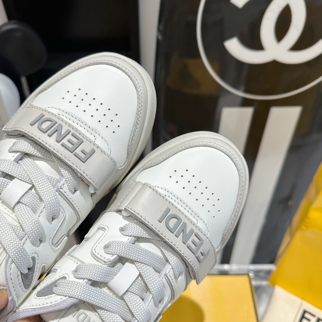 Fendi 380 板鞋
