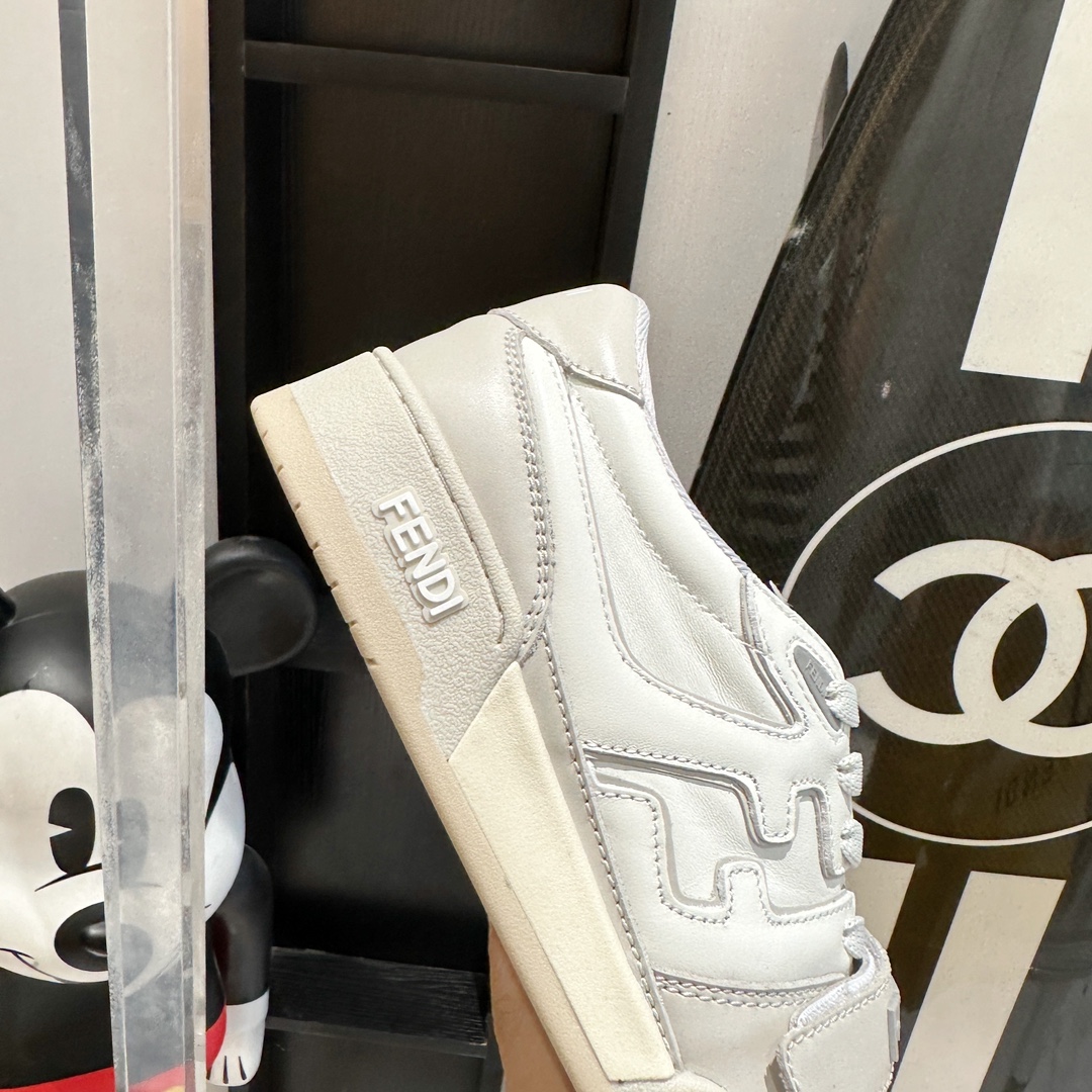 Fendi 380 板鞋