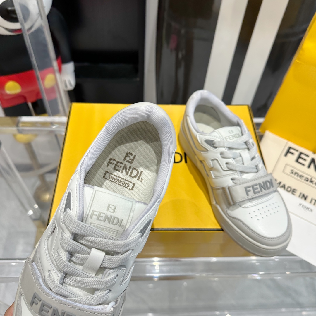 Fendi 380 板鞋