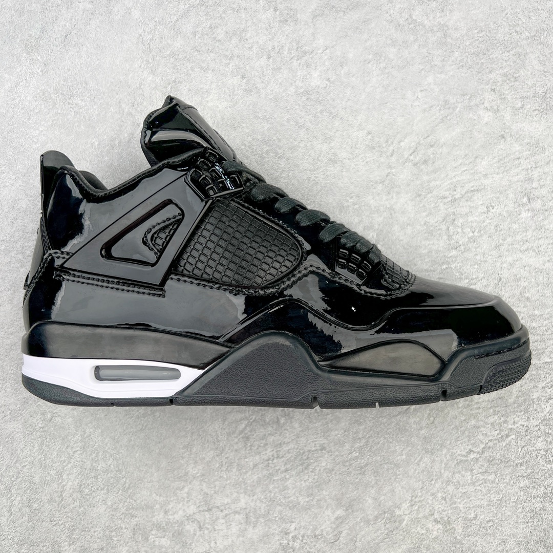 💰340 ＃PB Air Jordan AJ4 Retro 漆皮黑 719864-010 耗时半年巨作 40余配色陆续出货 全套原纸板楦头开发 调试30余版 确保原汁原味完美呈现四代版型 一比一鞋头弧度高度趴度鞋身弧度 此版本只针对中端市场 皮料材质有所更替 其他数据细节工艺流程均保持公司一致 细节品控鞋型随意秒杀市面3XX 4XX 原厂TPU网格鞋带扣 正确内里网布 菱角分明不变形无多余毛边 柔软性质感一致于原鞋 原厂织唛标 原厂飞人电绣工艺 独家绑鞋带手法 印刷中底布 四线拉帮 米色美纹纸贴合固定 进口港宝加持 后跟自然饱满 全鞋荧光划线卡点 追求极致完美 每一双都是工艺品 多重QC质检 超越公司货的品控标准 实实在在的免检产品 尺码：40 40.5 41 42 42.5 43 44 44.5 45 46 47.5 编码：by4936010-运动鞋