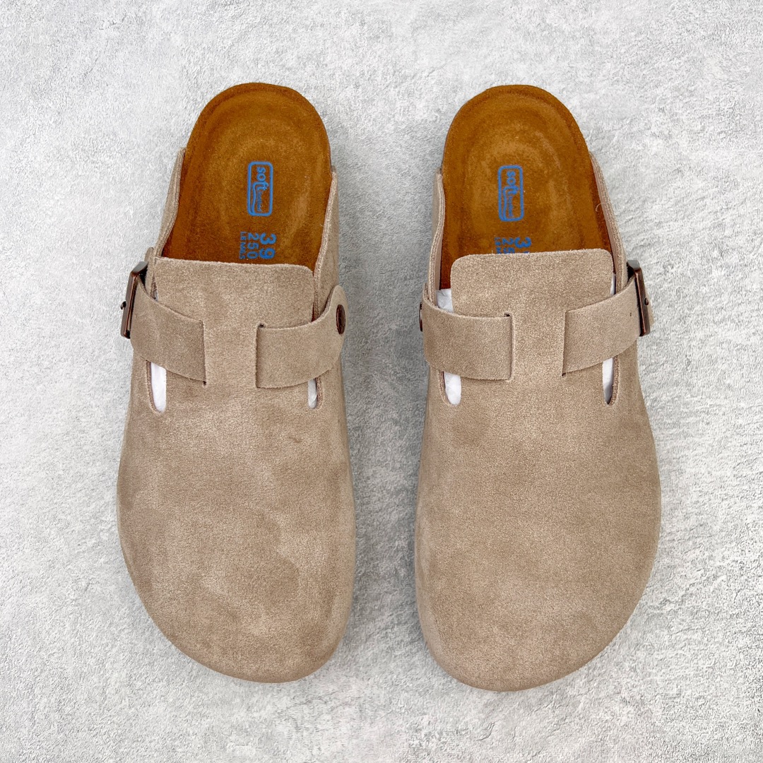 图片[2]-零售💰250 ＃DC Birkenstock Boston VL 勃肯软木底包头拖鞋 天鹅绒般的绒面革赋子休闲的经典外观 四季皆宜 柔软的鞋床采用额外的泡沫缓冲层 提供额外的舒适感和全天支撑 全网独家首发 源于德国的严谨工艺  牛巴戎面 中层松木 EVA 三层组合大底 优质牛皮面料五金扣 出口订单 尺码：35-44 编码：by2936050-运动鞋