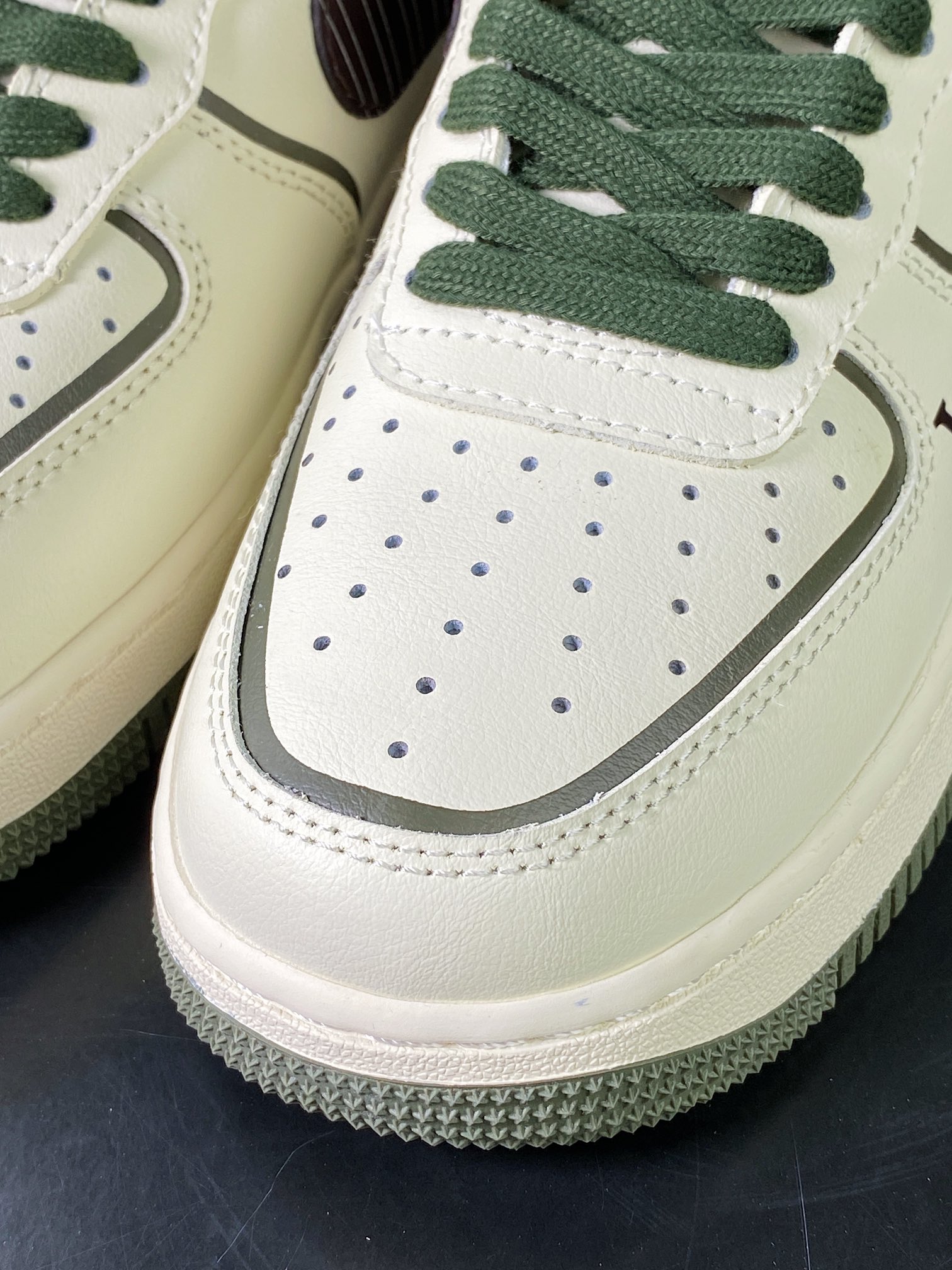 Louis Vuitton x Nike Air Force 1 07 LV8 Low ”Beige/Army Green/Black LV” Air Force One Sneakers ”Cream White Army Green Black LV Stripe Print” CT3228-400